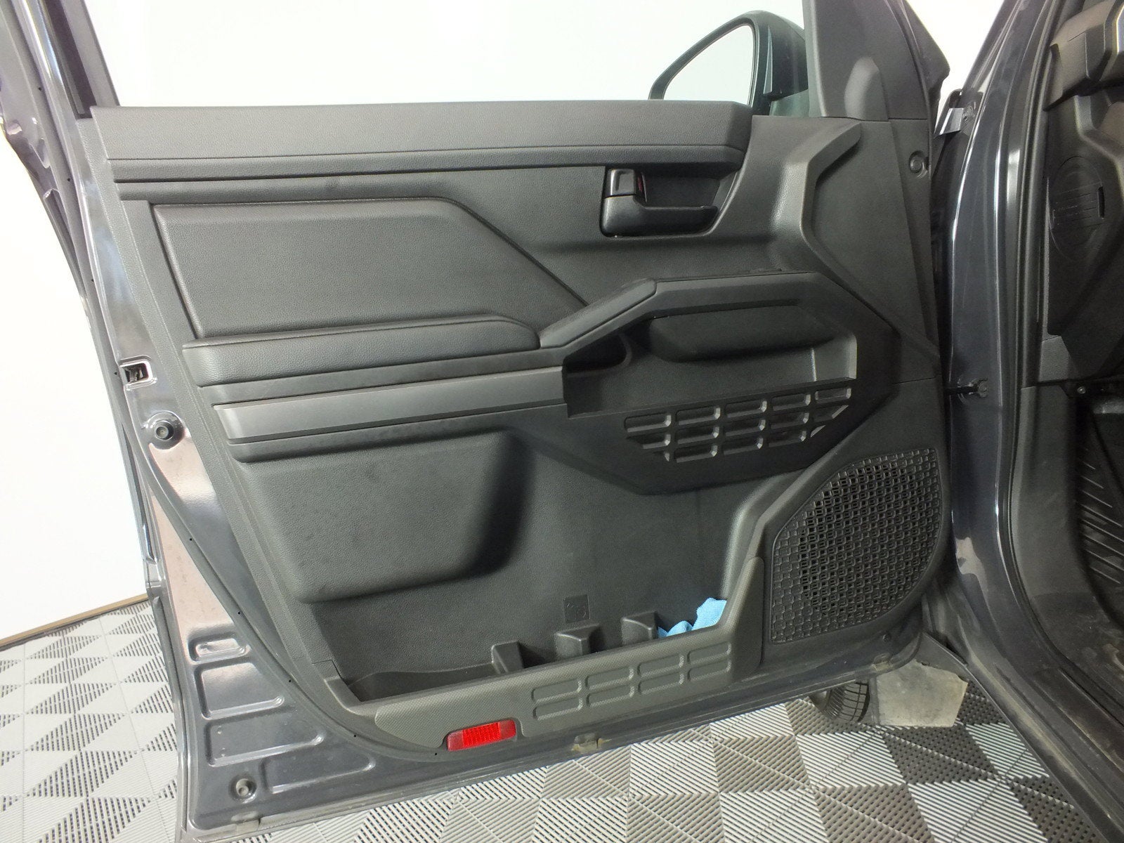 2024 Toyota Tacoma SR5 4WD *1-OWNER*