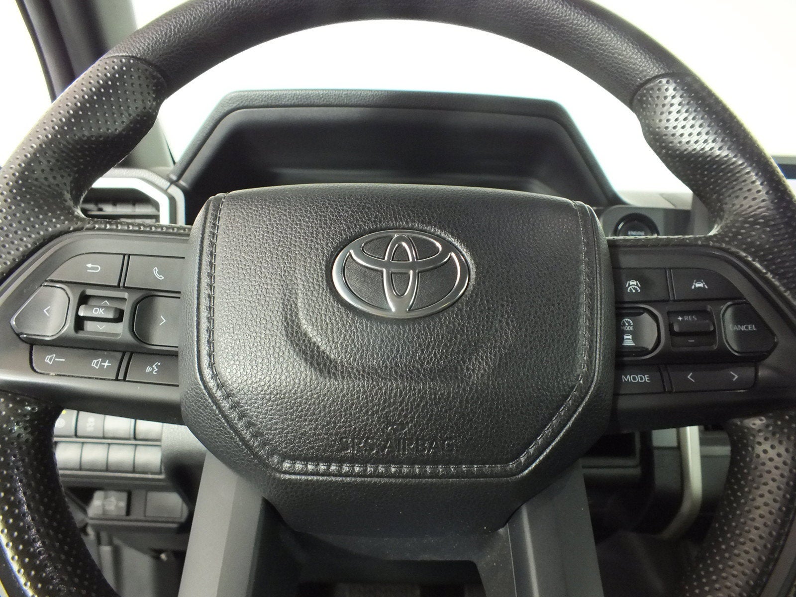 2024 Toyota Tacoma SR5 4WD *1-OWNER*
