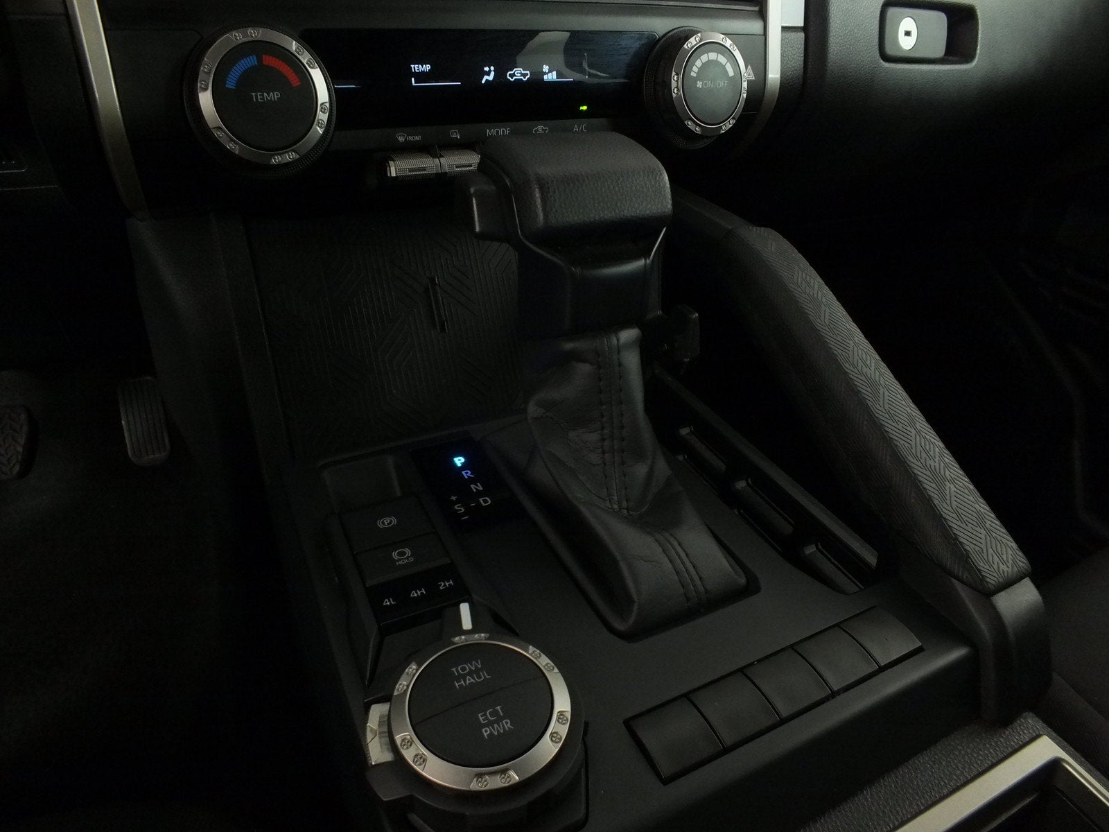 2024 Toyota Tacoma SR5 4WD *1-OWNER*