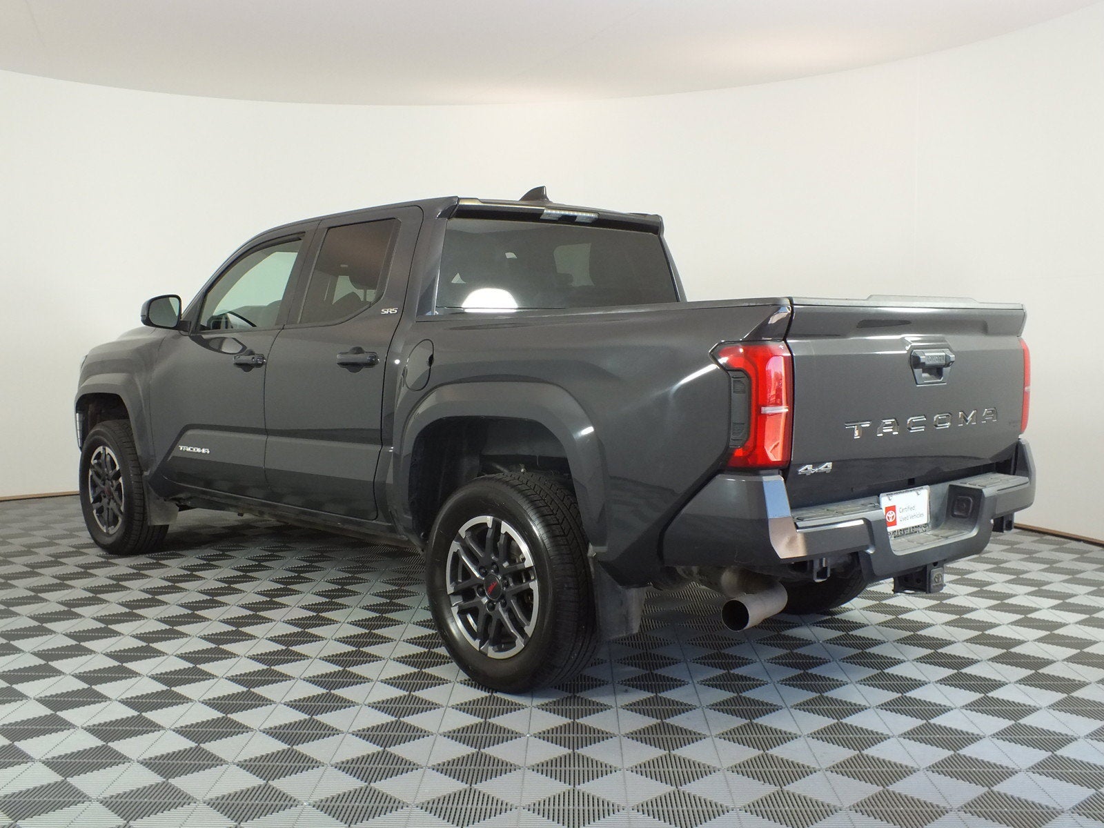 2024 Toyota Tacoma SR5 4WD *1-OWNER*