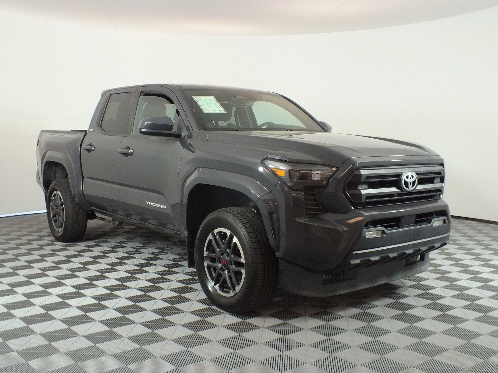 2024 Toyota Tacoma SR5 4WD *1-OWNER*