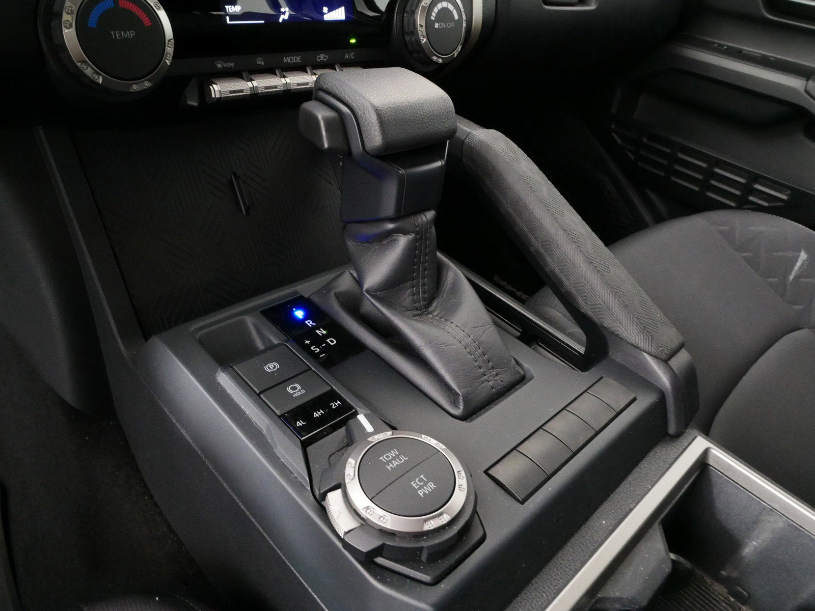2024 Toyota Tacoma SR5 4WD *1-OWNER*