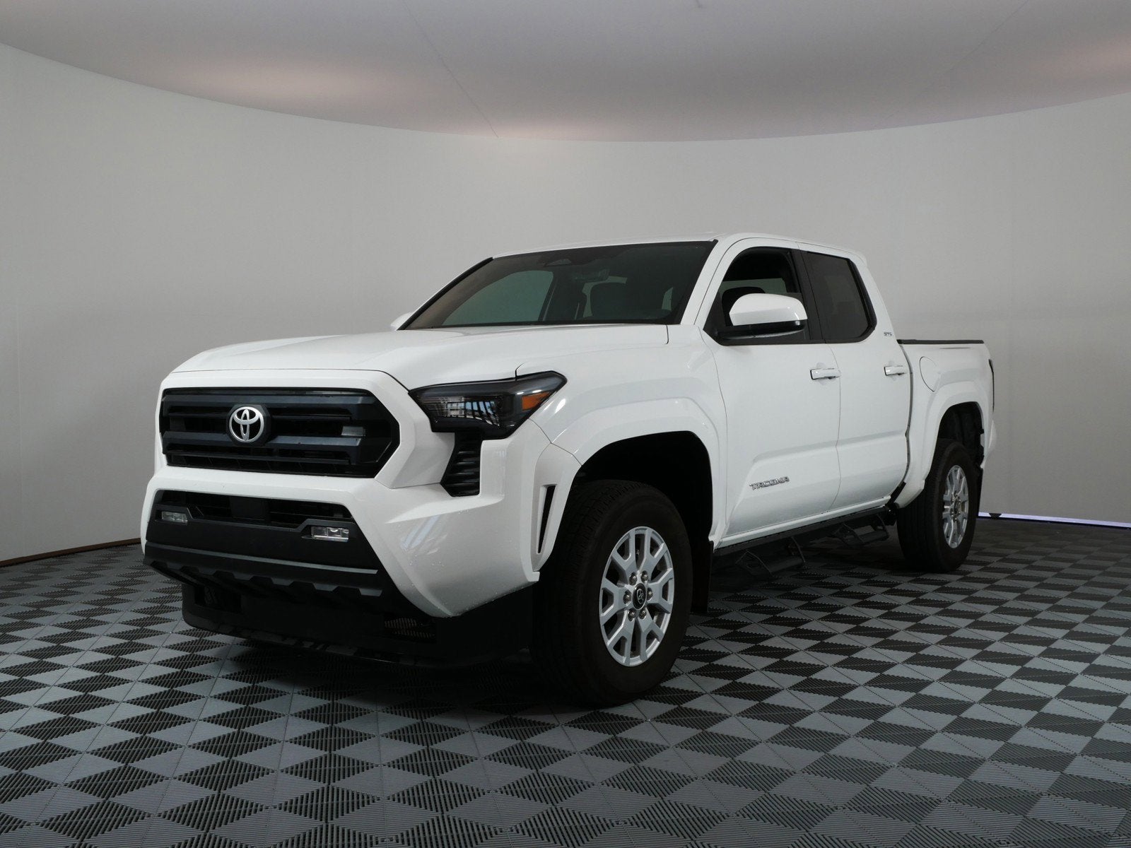 2024 Toyota Tacoma SR5 4WD *1-OWNER*
