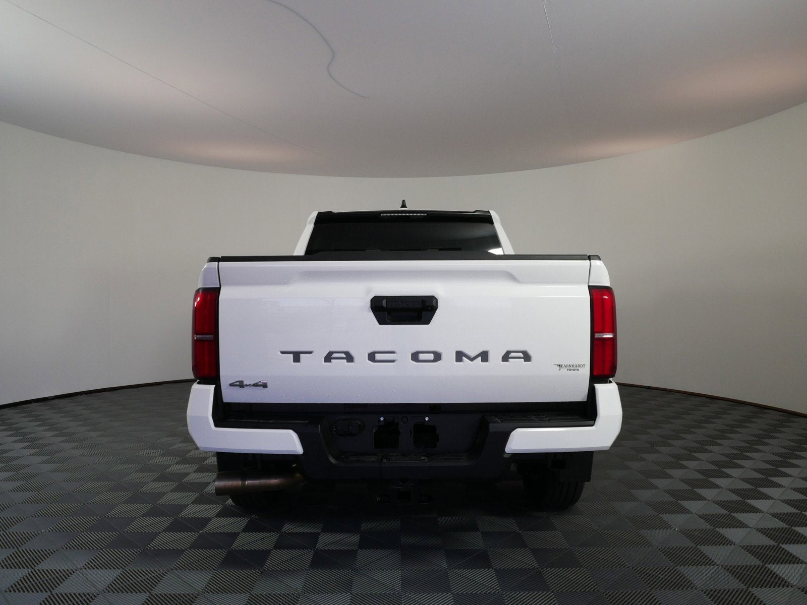 2024 Toyota Tacoma SR5 4WD *1-OWNER*