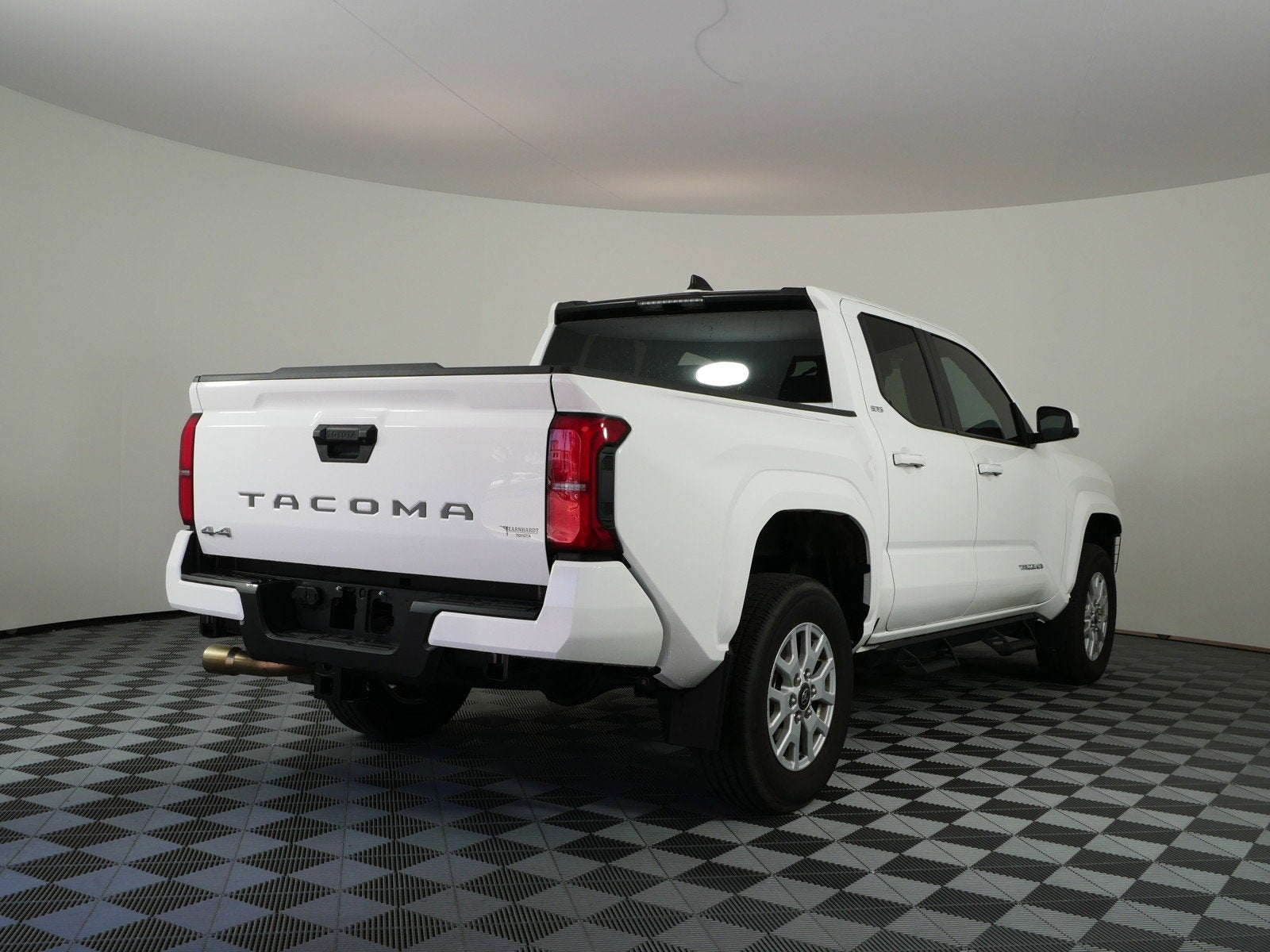 2024 Toyota Tacoma SR5 4WD *1-OWNER*