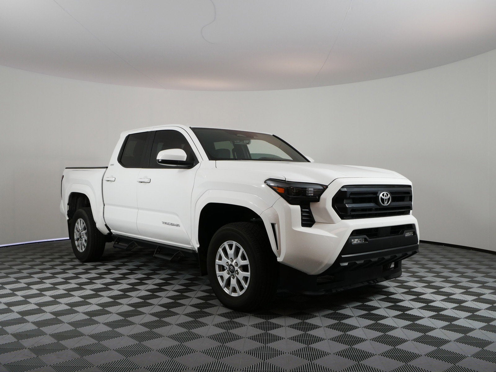 2024 Toyota Tacoma SR5 4WD *1-OWNER*