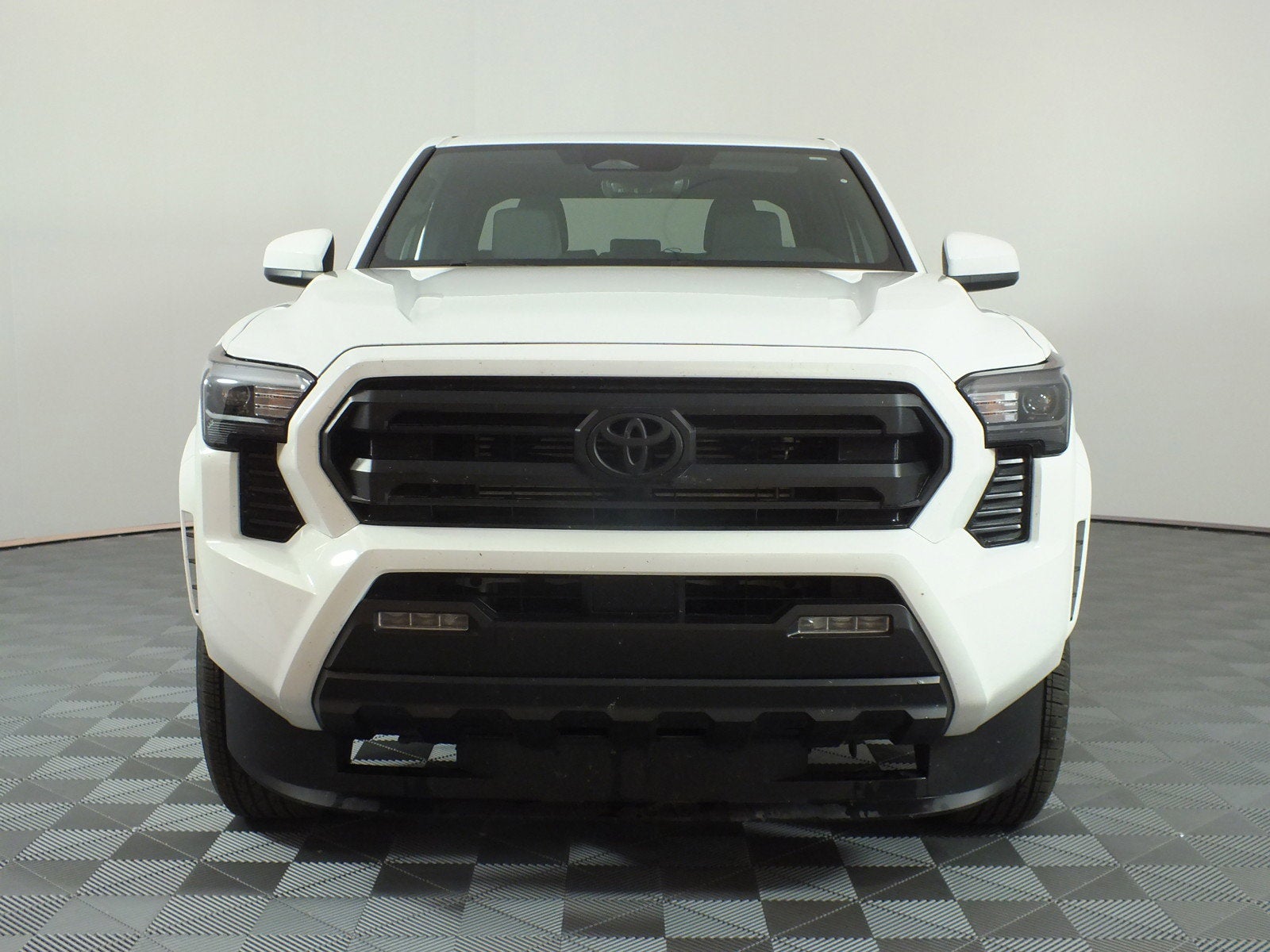 2024 Toyota Tacoma SR5 4WD *1-OWNER! LOW MILES!*