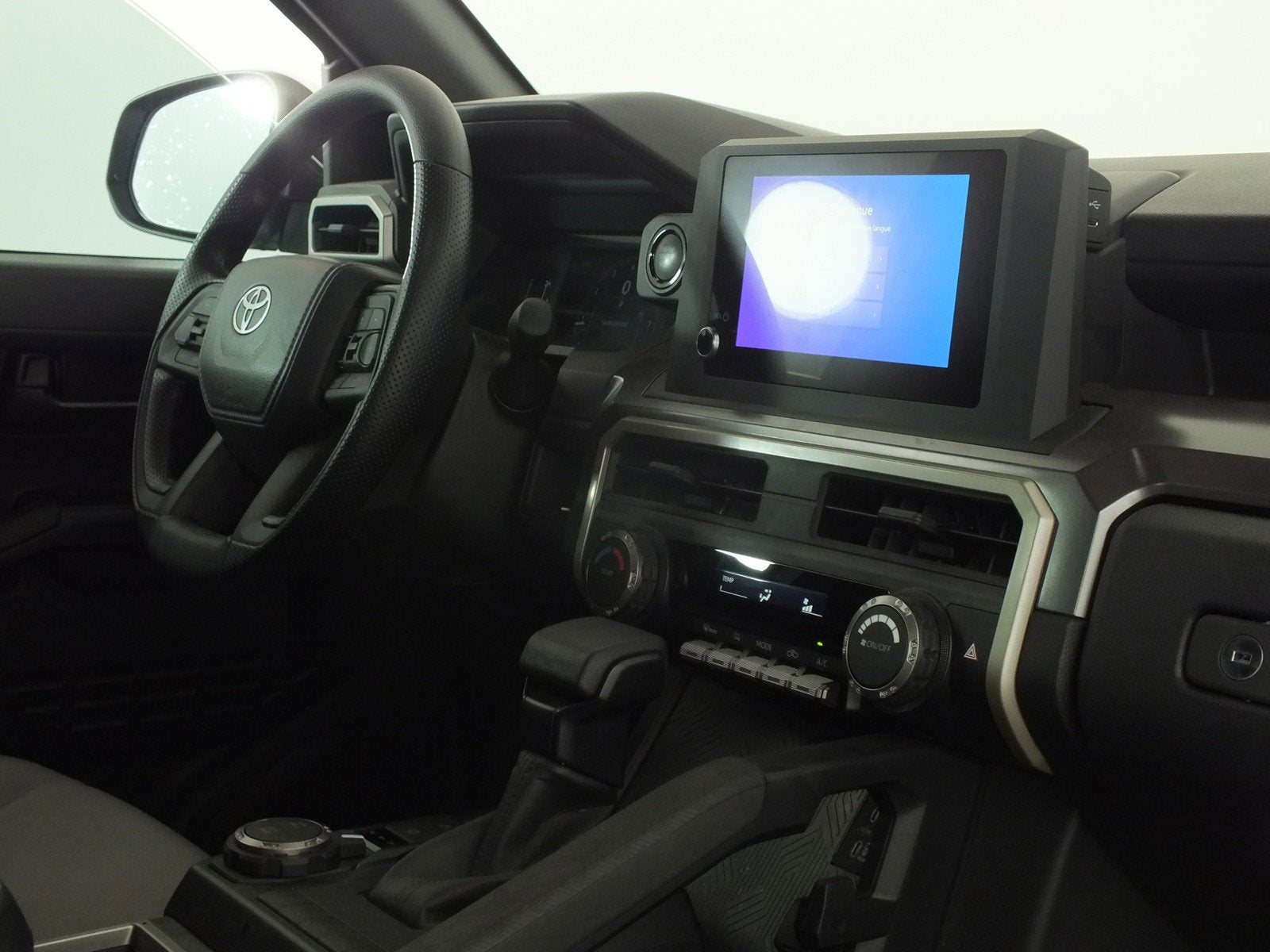 2024 Toyota Tacoma SR5 4WD *1-OWNER! LOW MILES!*