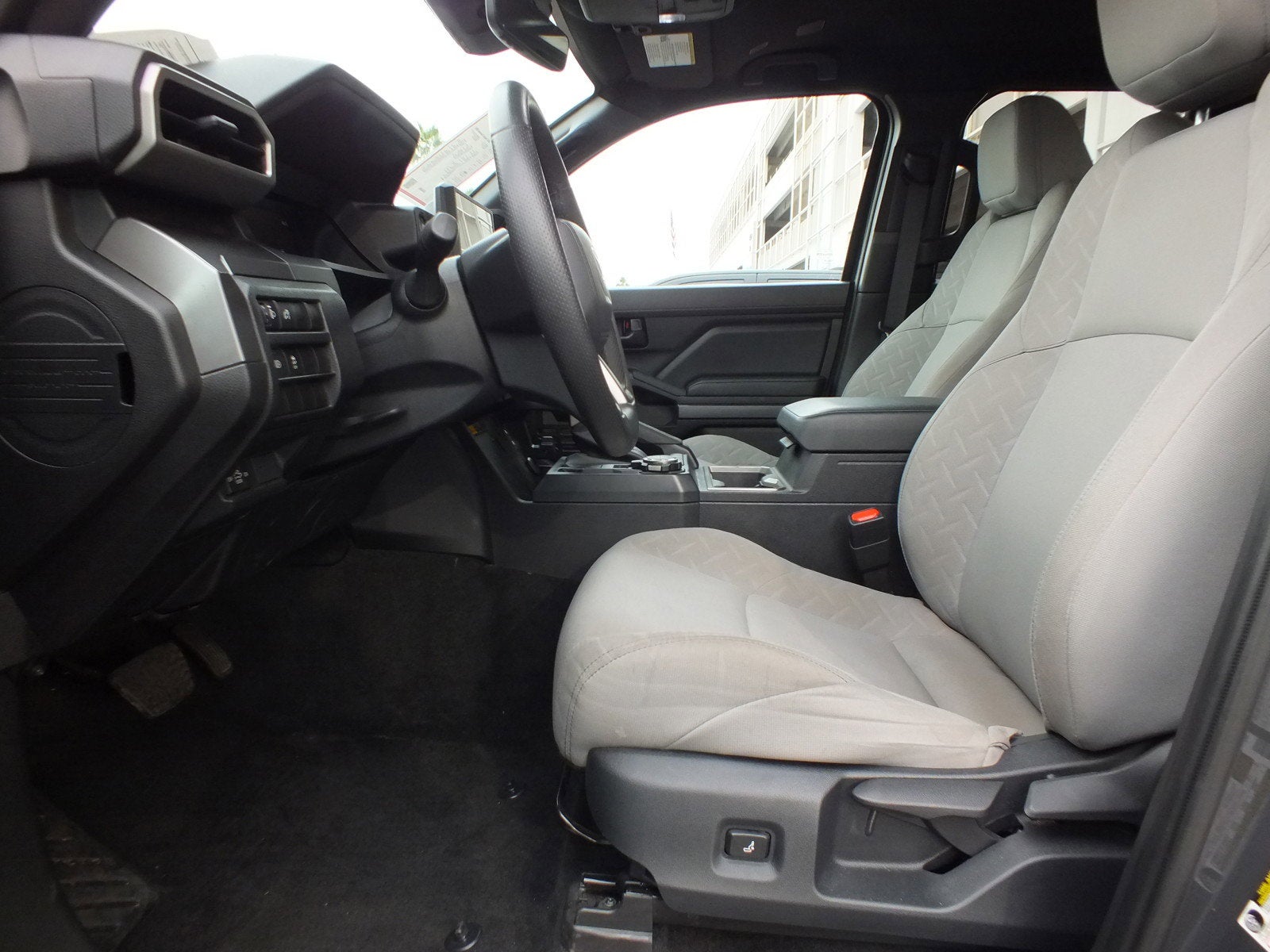 2025 Toyota Tacoma SR5 4WD *1-OWNER*