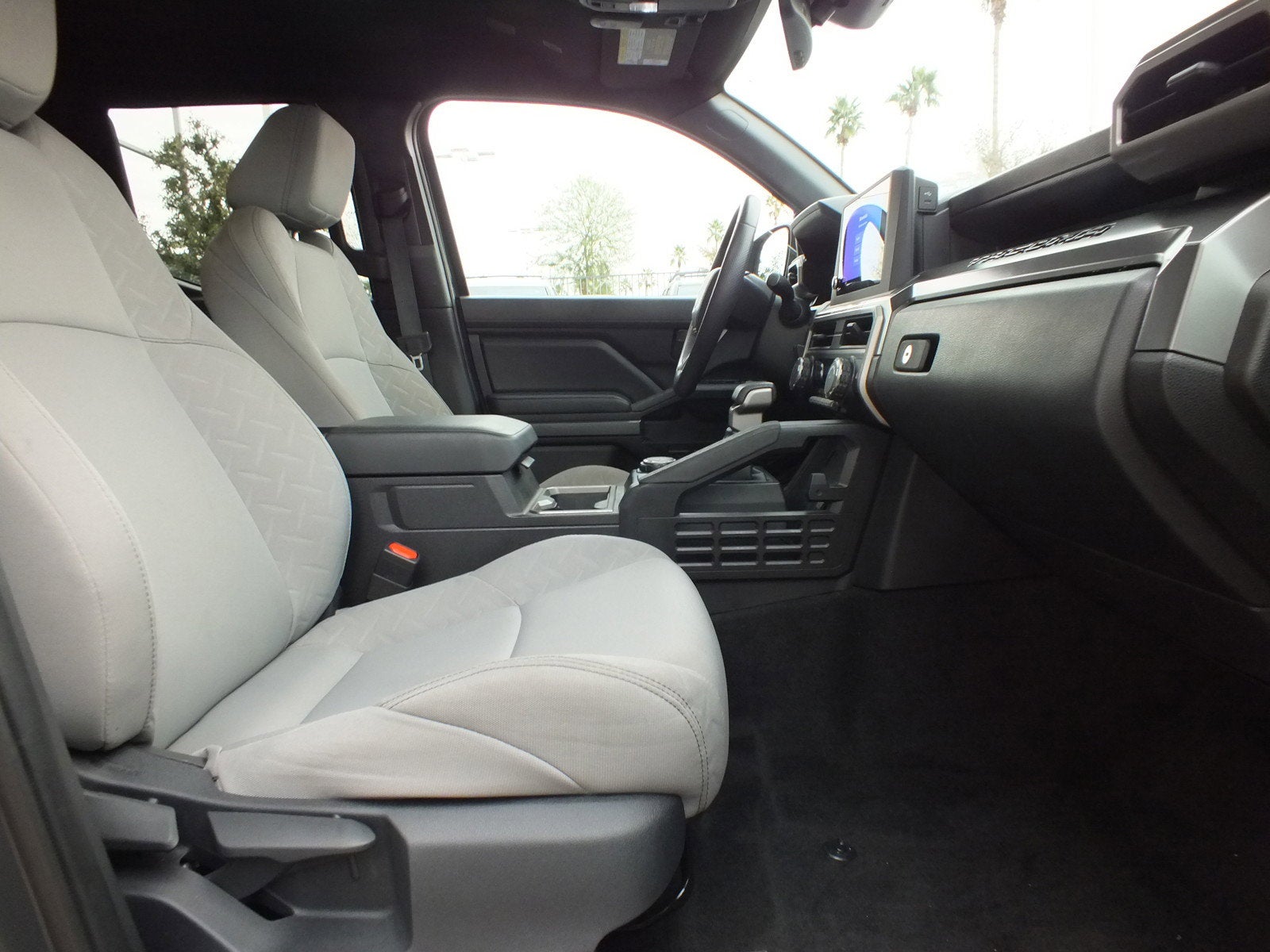 2025 Toyota Tacoma SR5 4WD *1-OWNER*