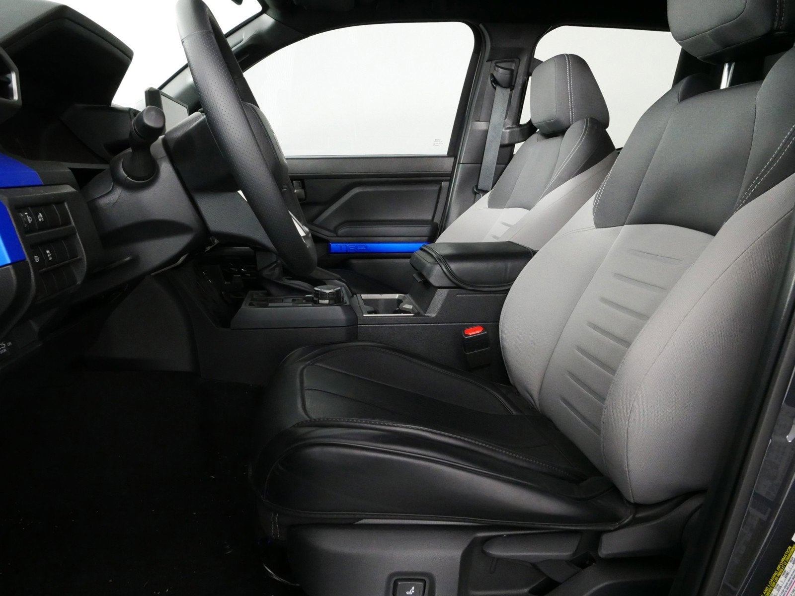 2025 Toyota Tacoma TRD Sport 4WD *1-OWNER, CLEAN CARFAX!*