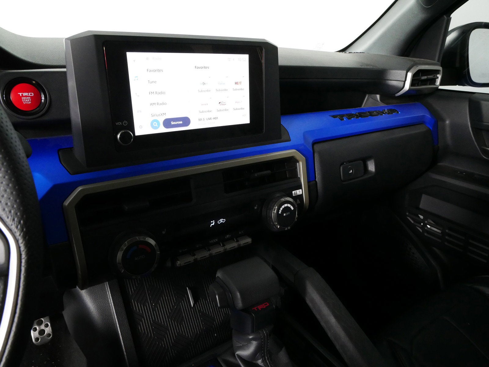 2025 Toyota Tacoma TRD Sport 4WD *1-OWNER, CLEAN CARFAX!*