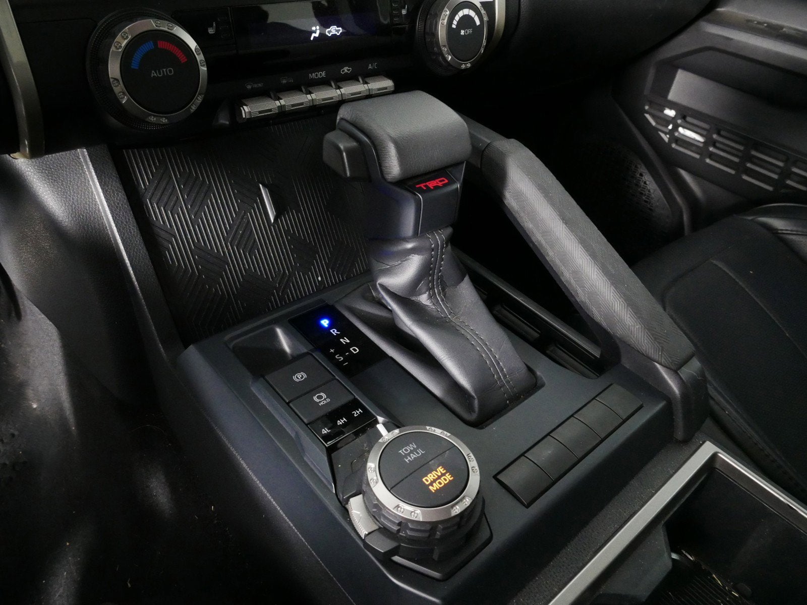 2025 Toyota Tacoma TRD Sport 4WD *1-OWNER, CLEAN CARFAX!*