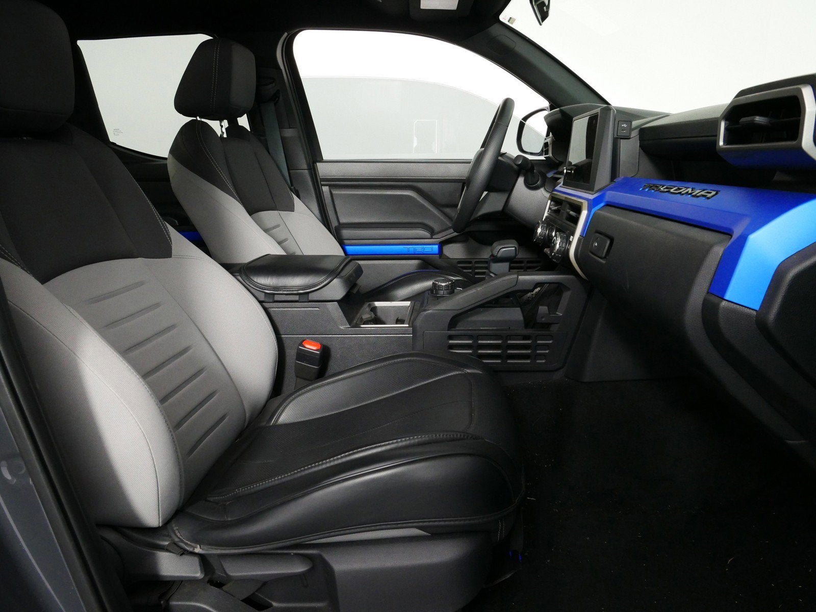 2025 Toyota Tacoma TRD Sport 4WD *1-OWNER, CLEAN CARFAX!*