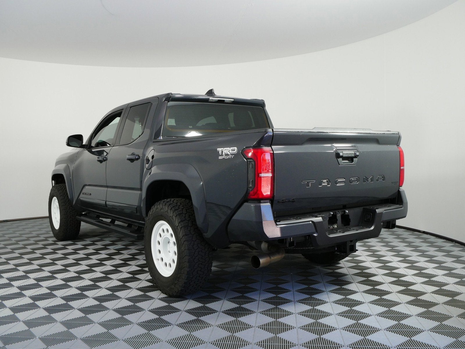 2025 Toyota Tacoma TRD Sport 4WD *1-OWNER, CLEAN CARFAX!*