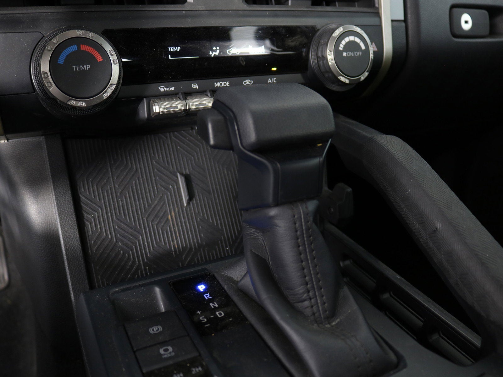 2024 Toyota Tacoma SR5 4WD *1-OWNER*