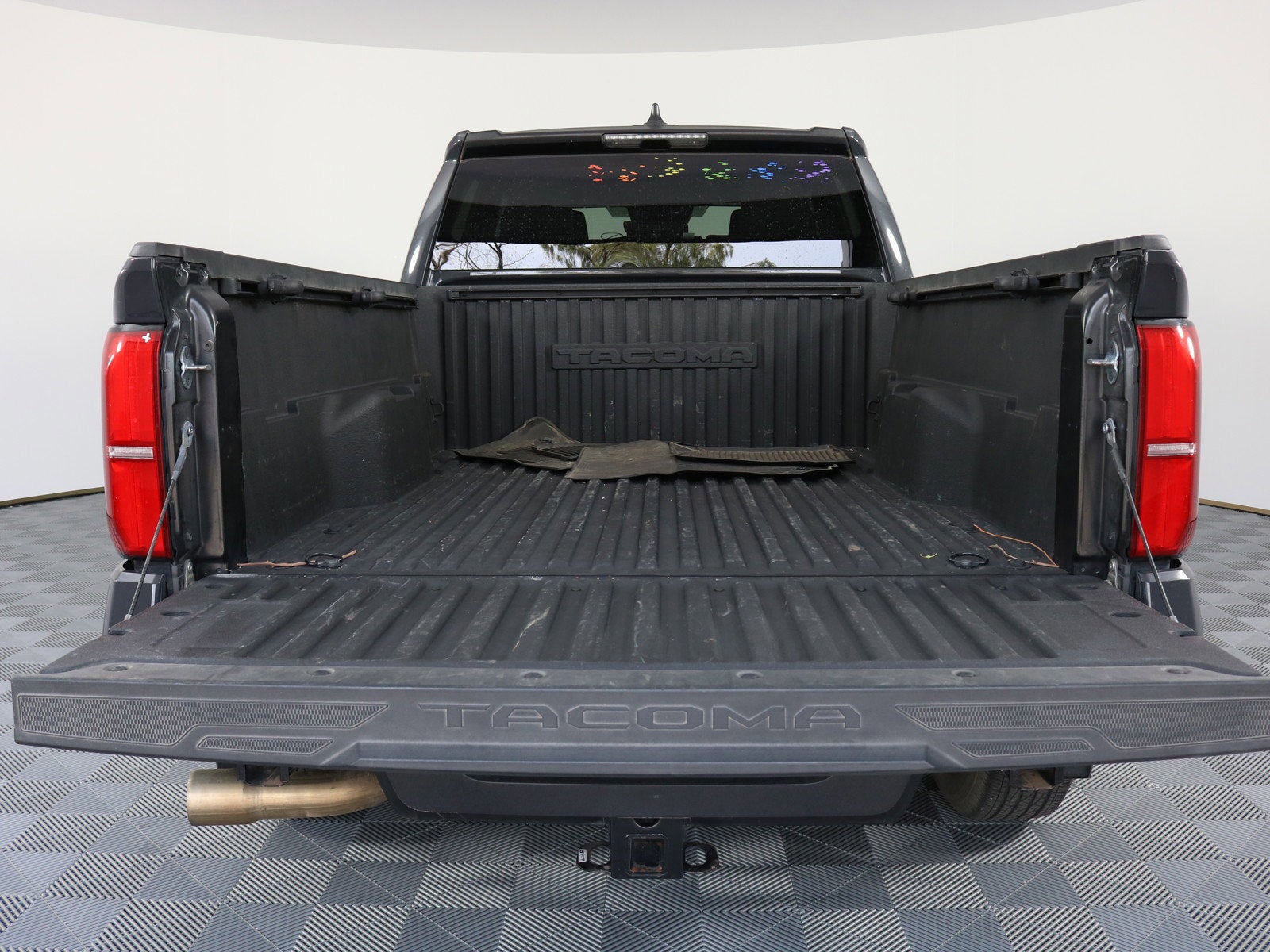 2024 Toyota Tacoma SR5 4WD *1-OWNER*