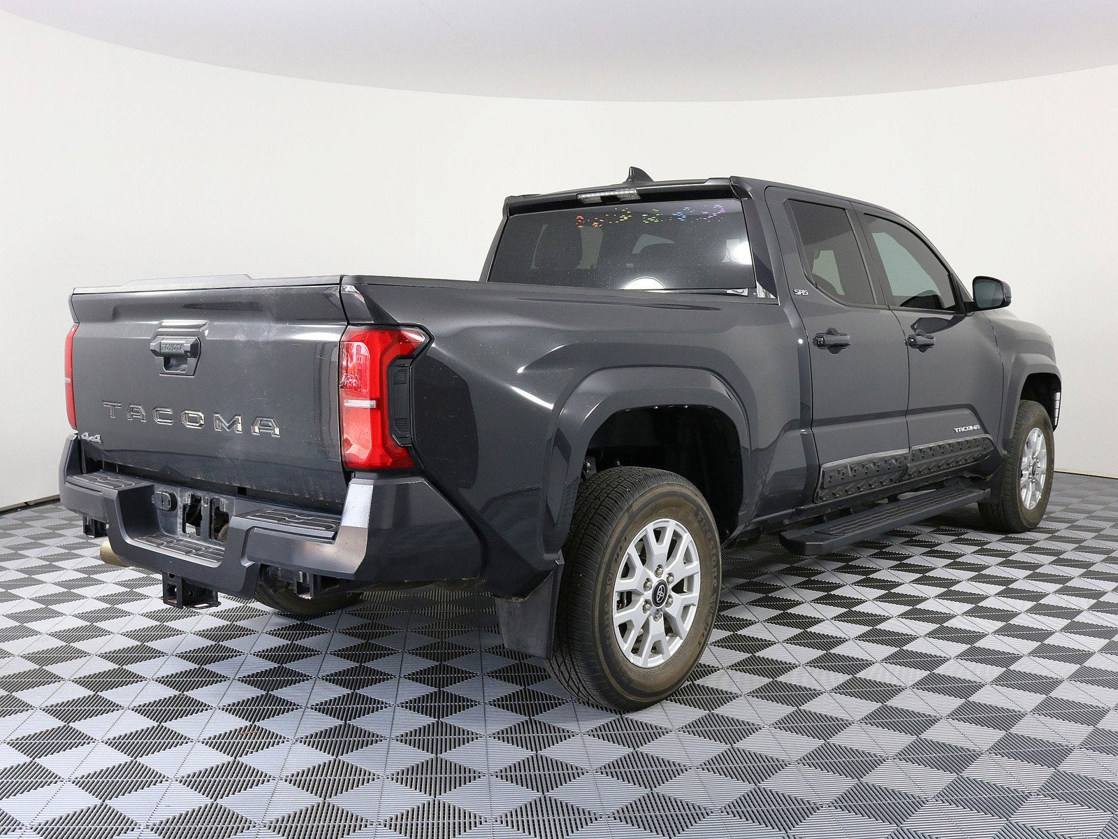 2024 Toyota Tacoma SR5 4WD *1-OWNER*