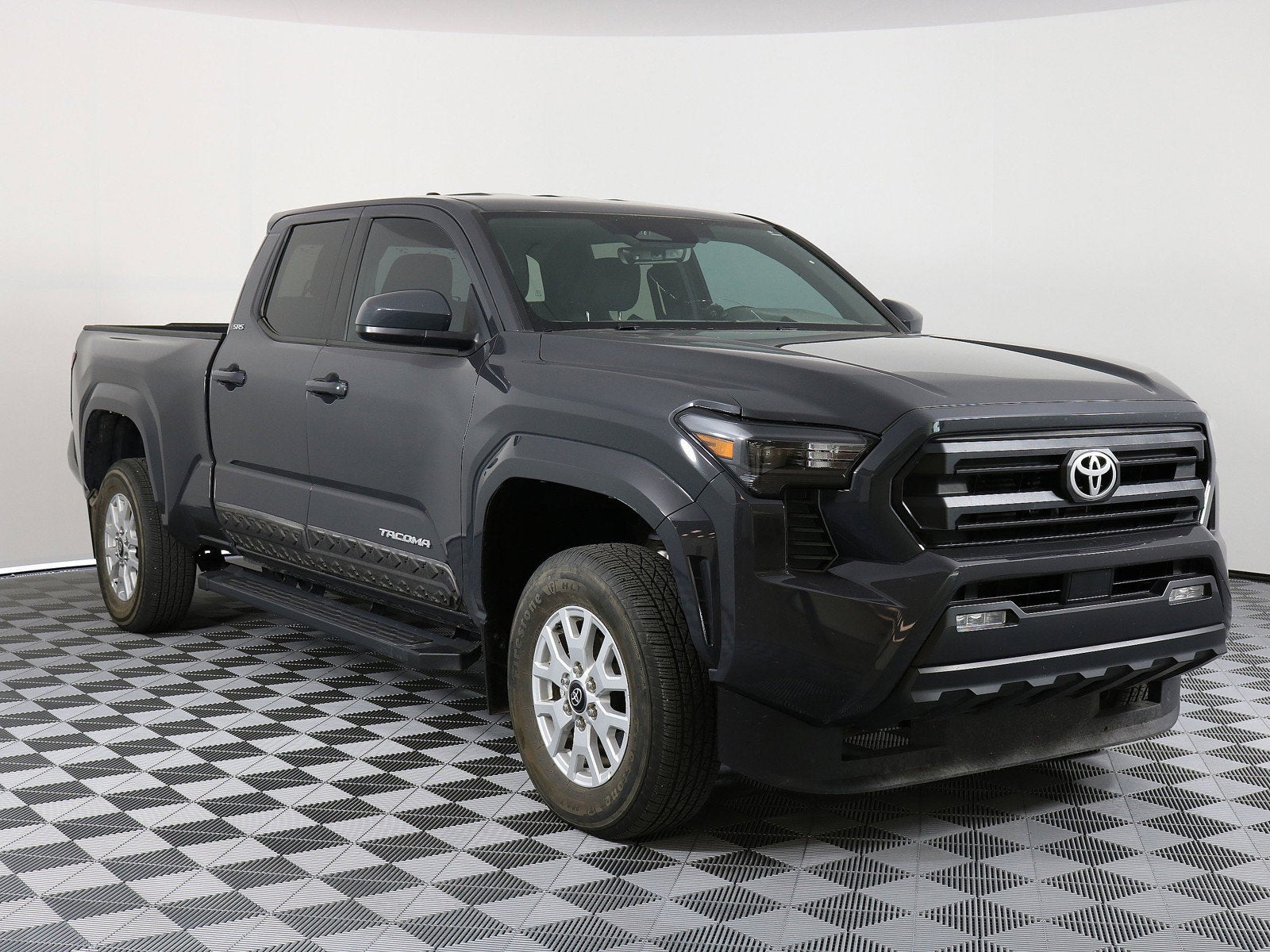 2024 Toyota Tacoma SR5 4WD *1-OWNER*