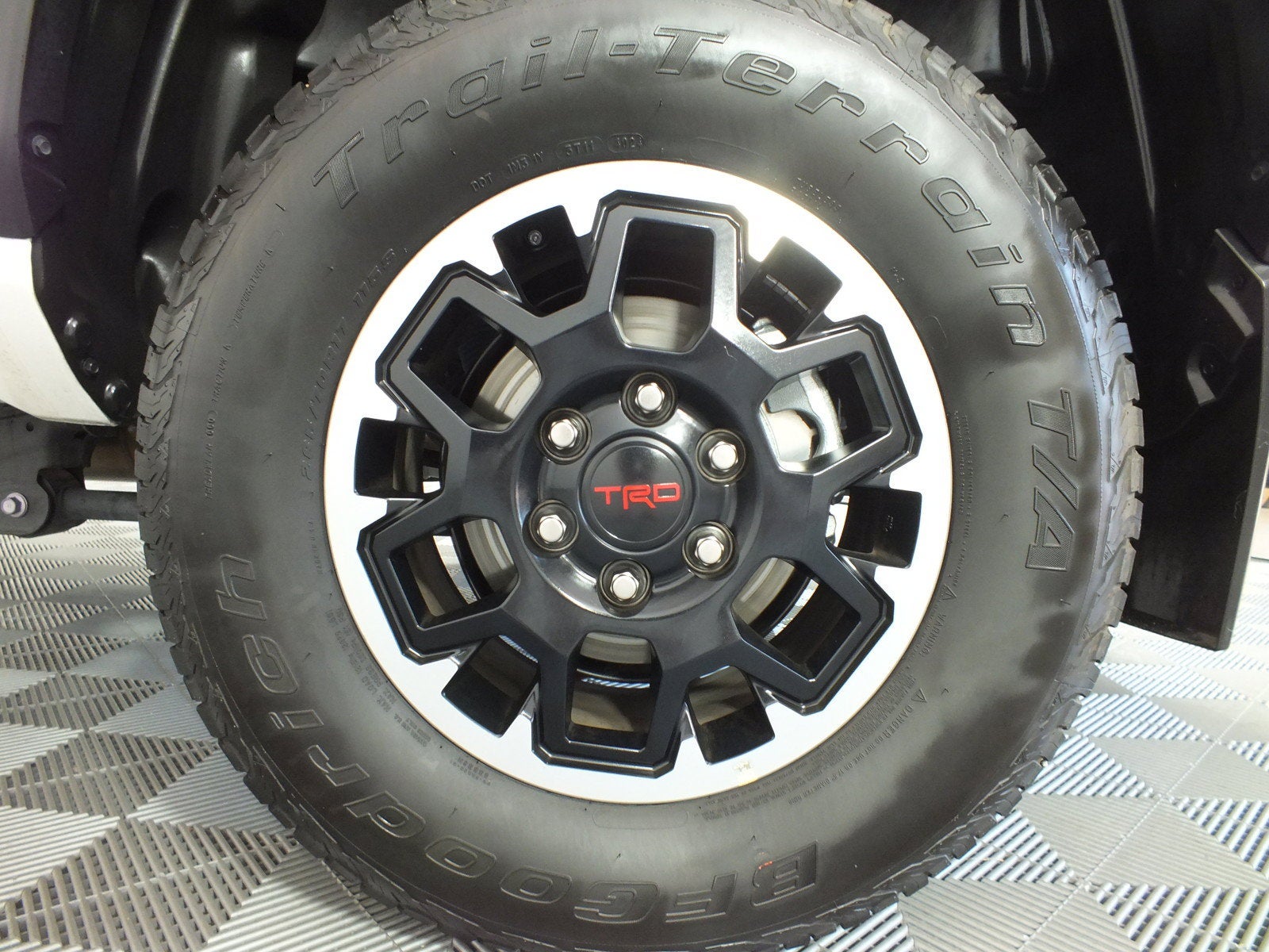 2024 Toyota Tacoma TRD Off Road 4WD *1-OWNER! SUPER LOW MILES!*