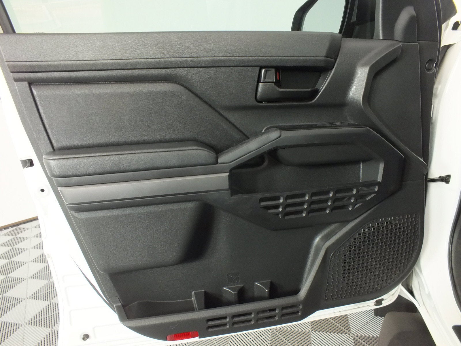 2024 Toyota Tacoma SR5 4WD *1-OWNER*