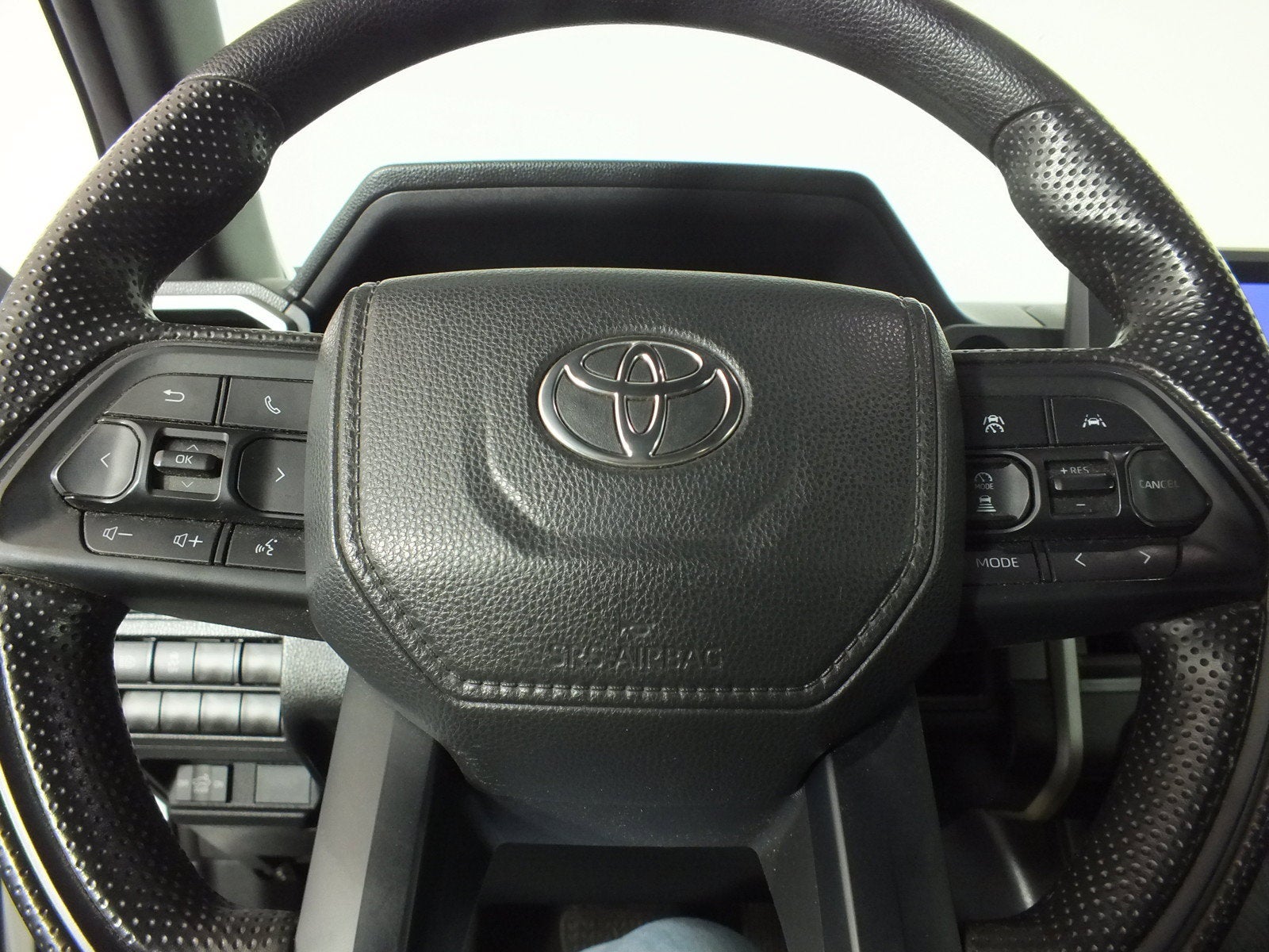 2024 Toyota Tacoma SR5 4WD *1-OWNER*