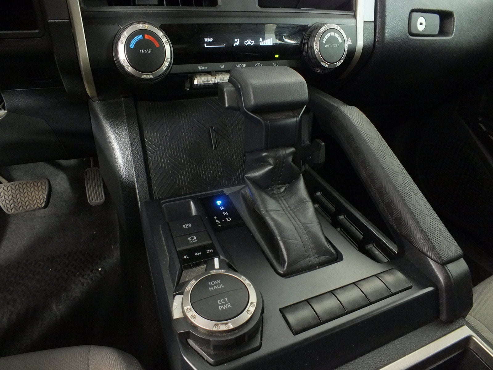 2024 Toyota Tacoma SR5 4WD *1-OWNER*