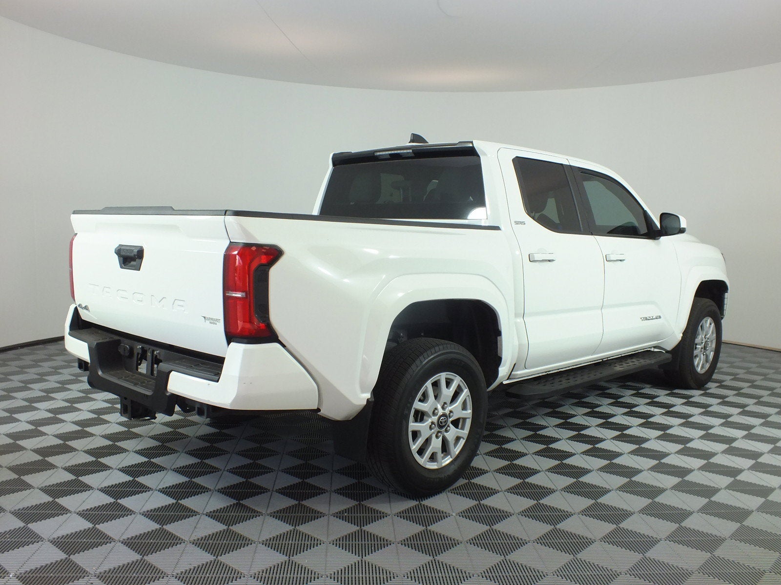 2024 Toyota Tacoma SR5 4WD *1-OWNER*