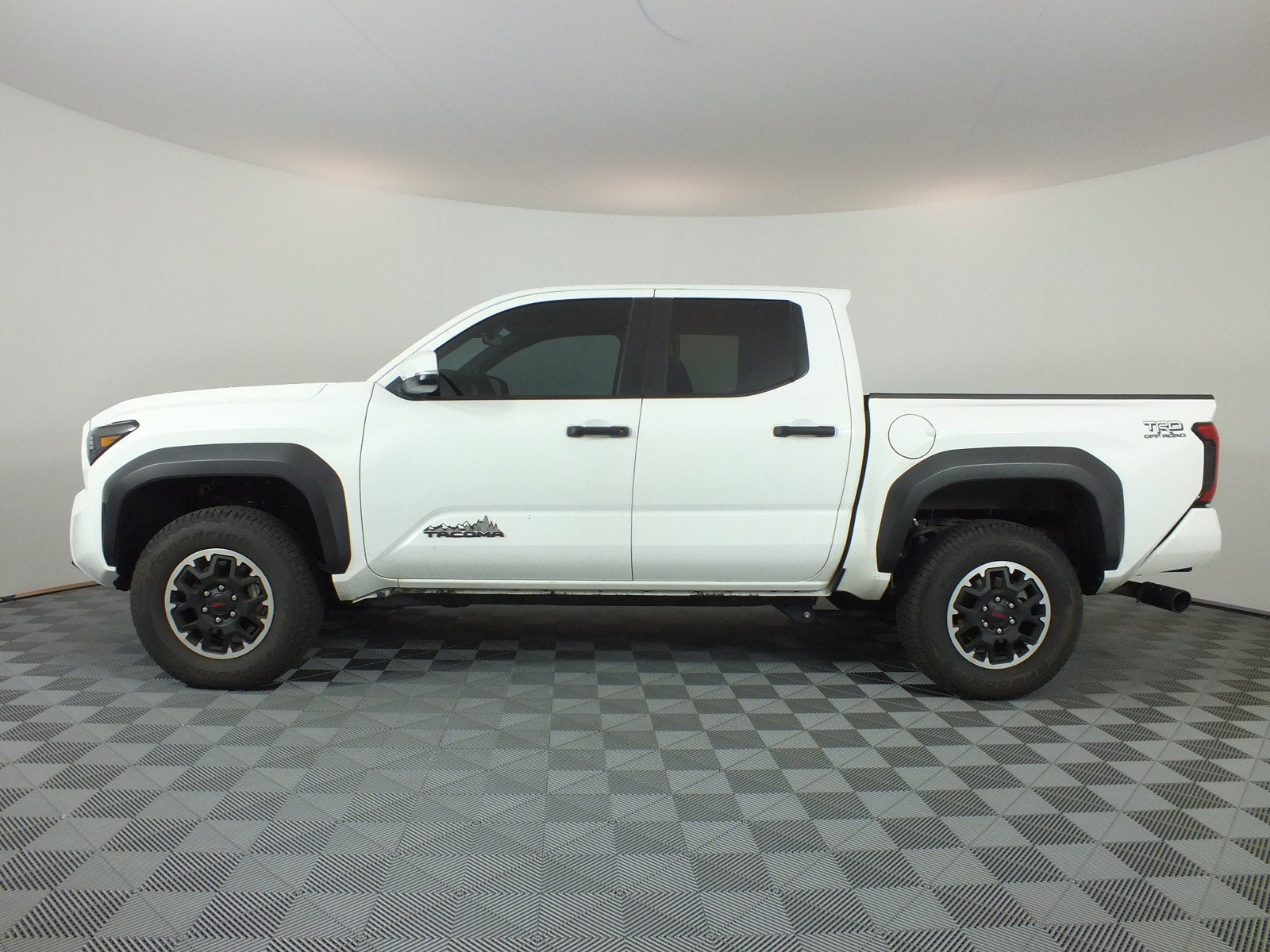 2025 Toyota Tacoma TRD Off Road 4WD *1-OWNER*