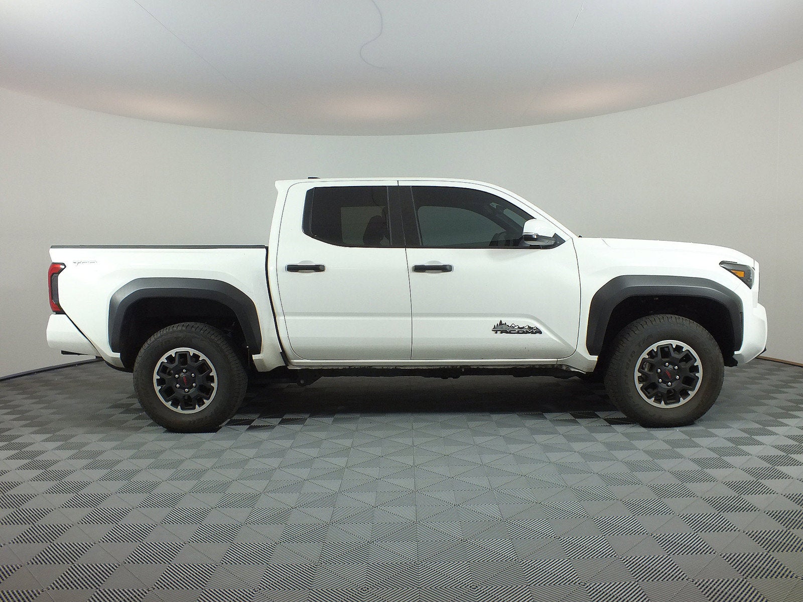 2025 Toyota Tacoma TRD Off Road 4WD *1-OWNER*