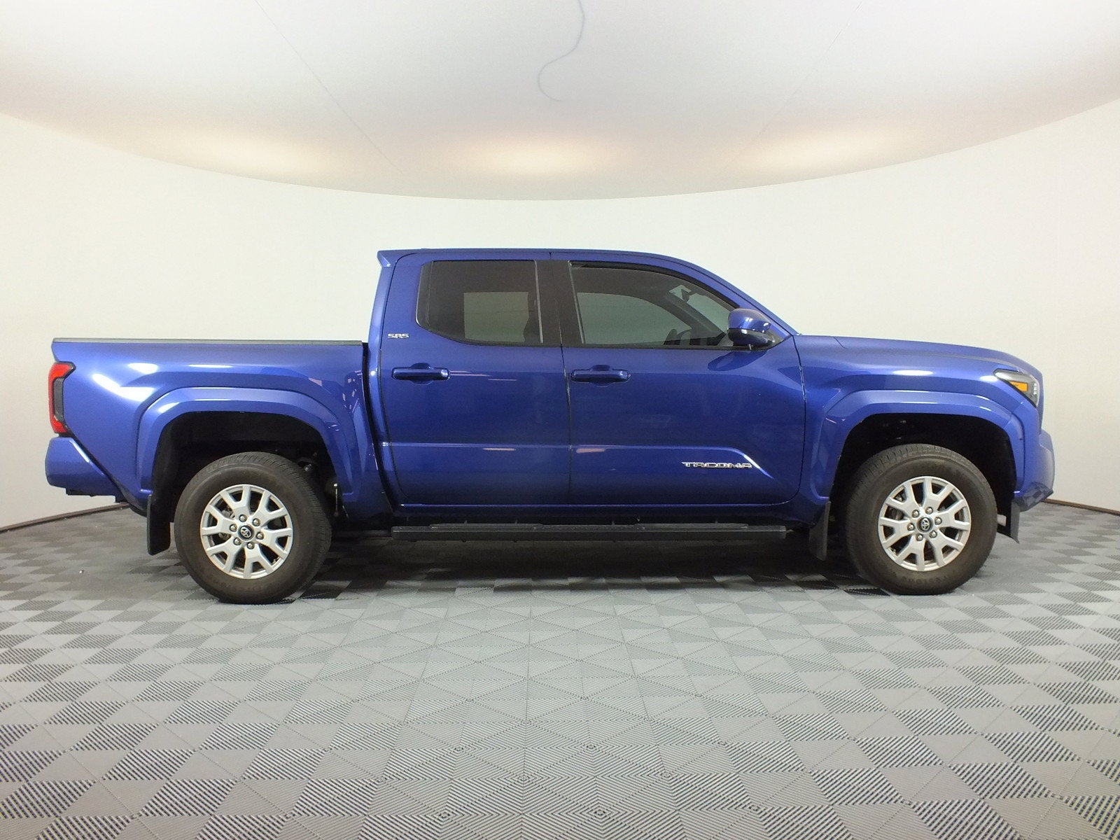 2025 Toyota Tacoma SR5 4WD *1-OWNER*