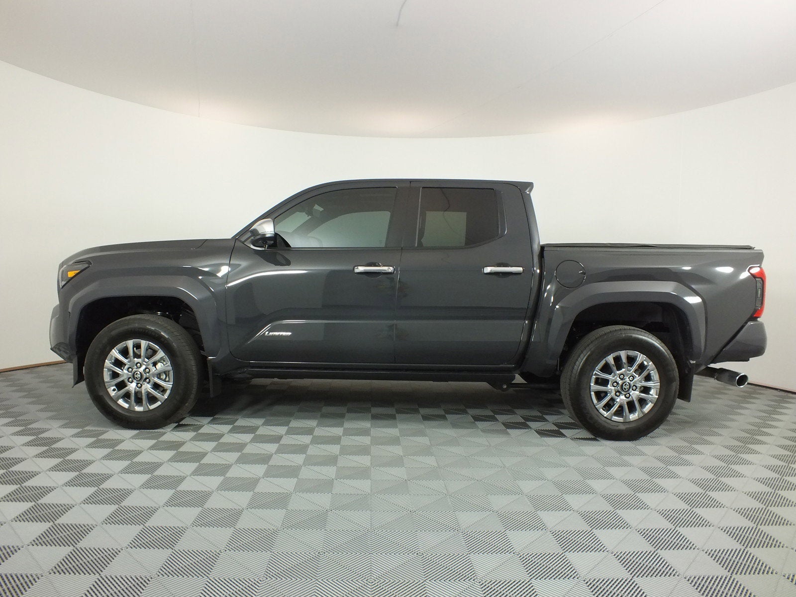 2026 Toyota Tacoma Limited 4WD *1-OWNER! UNDER 5K MILES!*