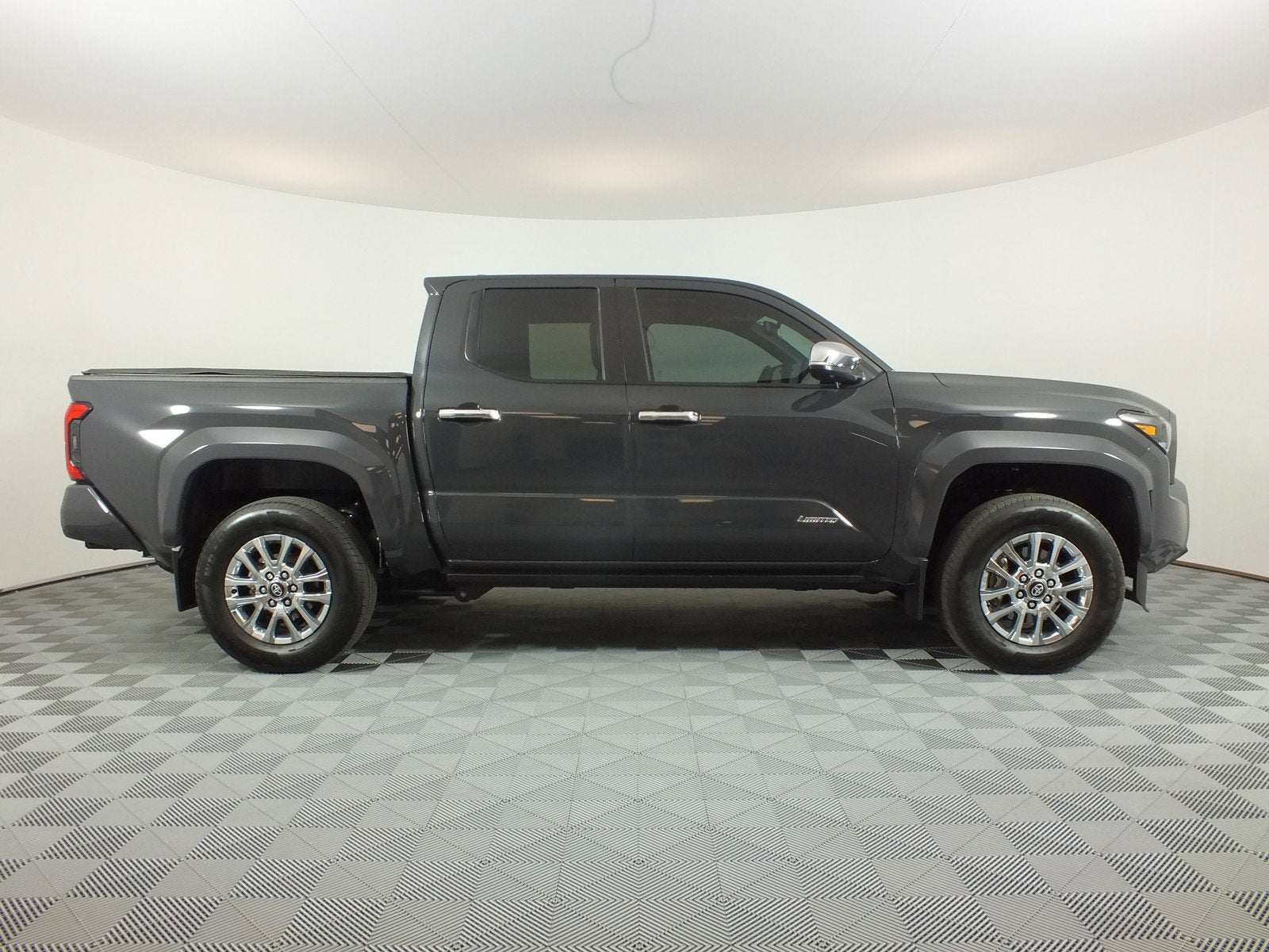 2026 Toyota Tacoma Limited 4WD *1-OWNER! UNDER 5K MILES!*