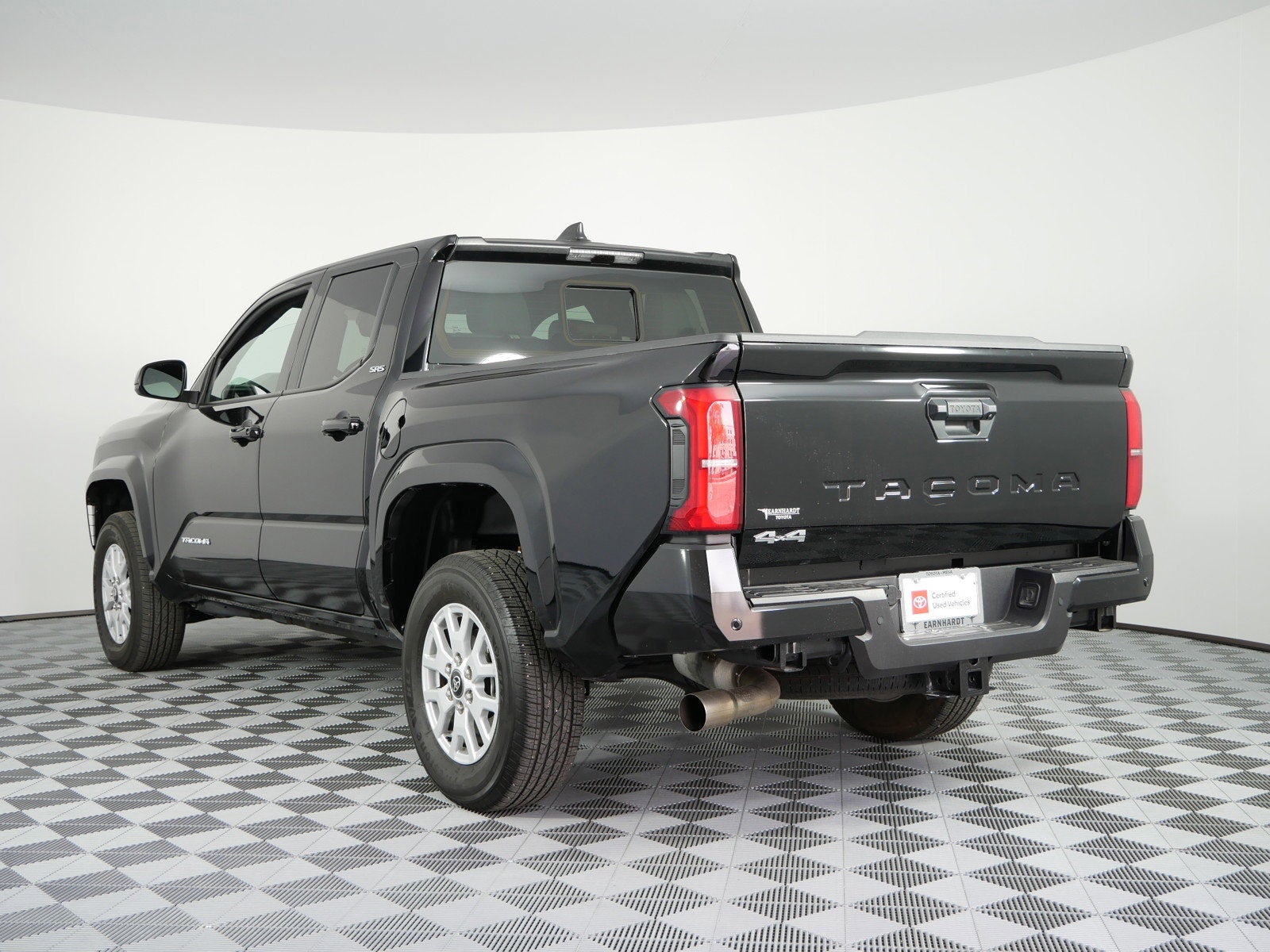 2025 Toyota Tacoma SR5 4WD *1-OWNER*