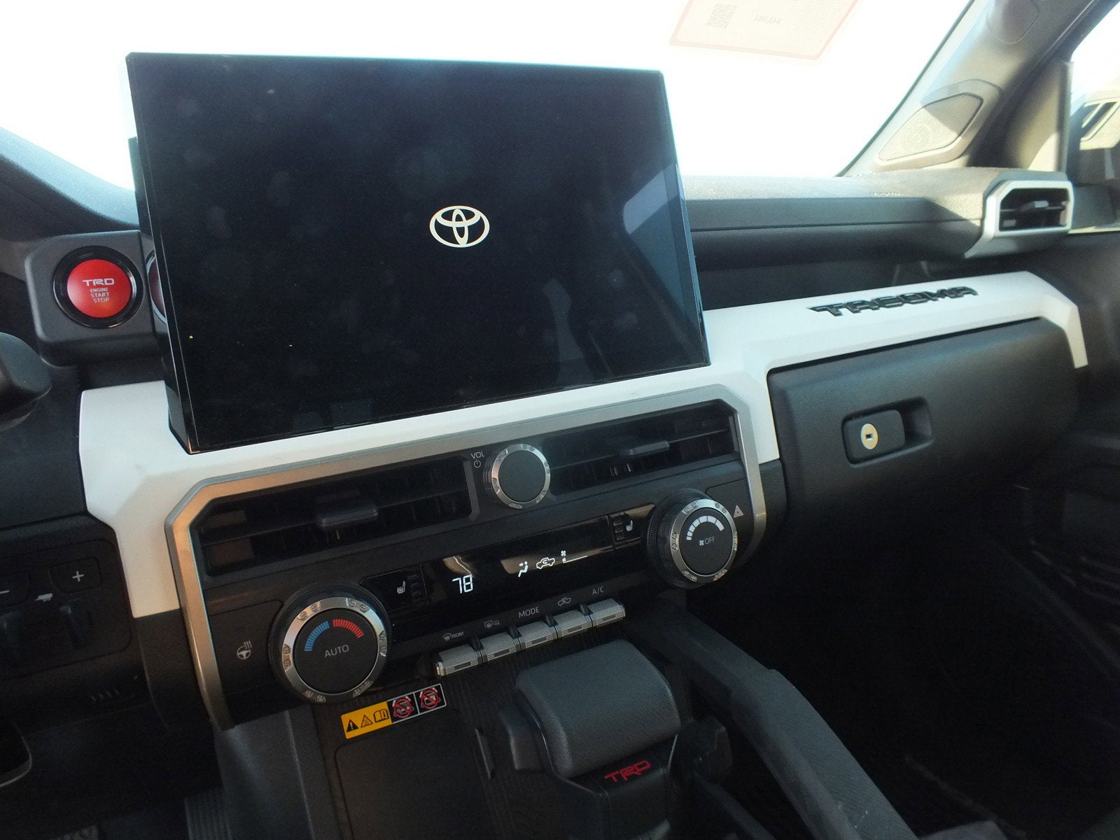 2024 Toyota Tacoma TRD Off Road 4WD *1-OWNER! LOW MILES!*