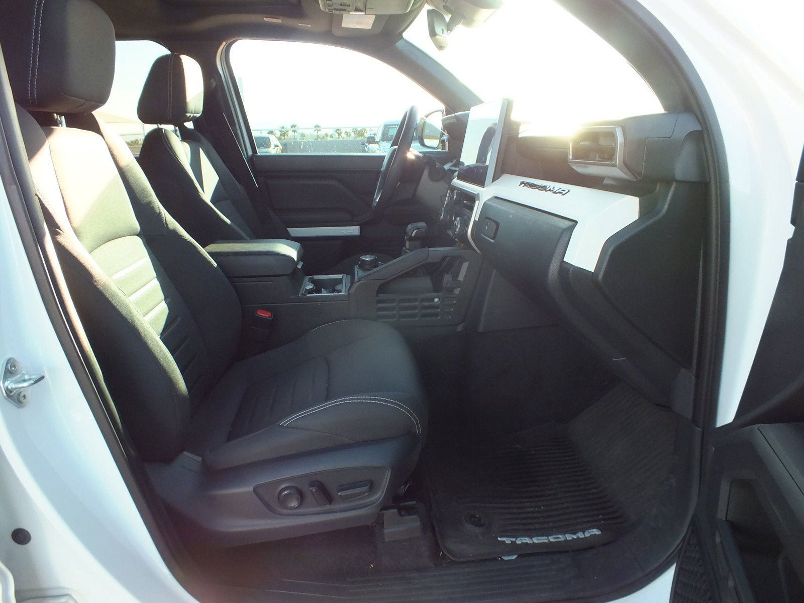 2024 Toyota Tacoma TRD Off Road 4WD *1-OWNER! LOW MILES!*