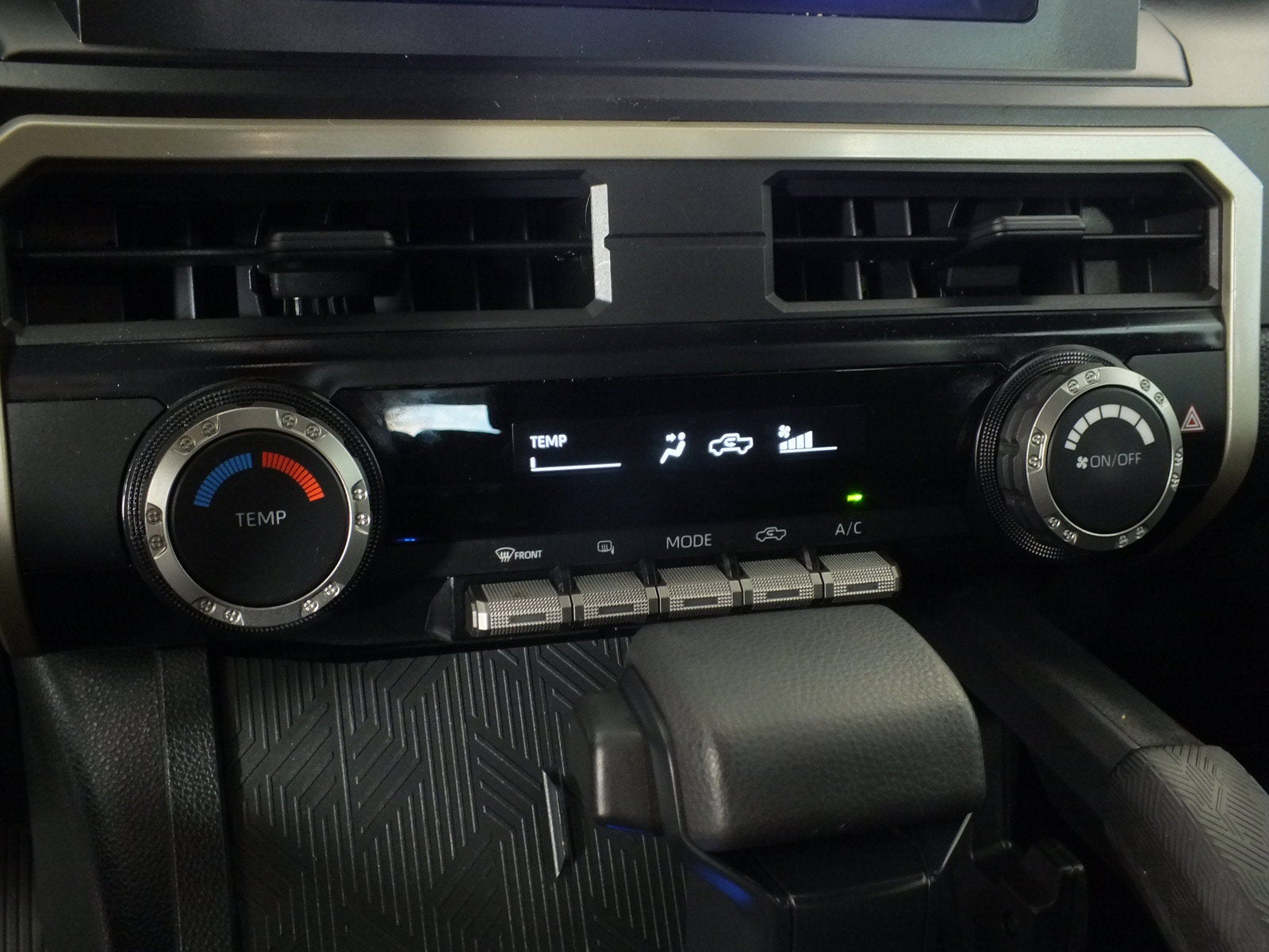 2025 Toyota Tacoma SR *1-OWNER*