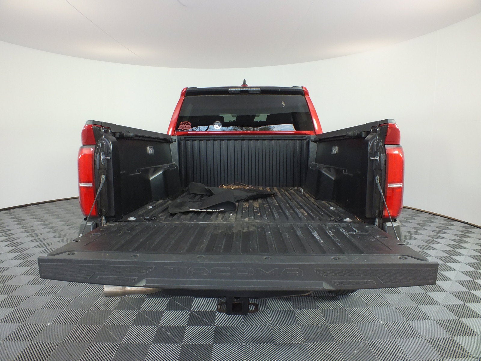 2025 Toyota Tacoma SR *1-OWNER*