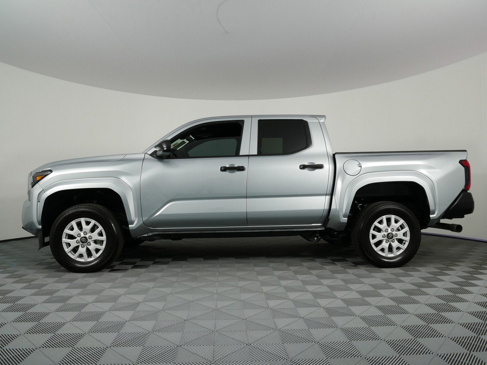 2025 Toyota Tacoma SR 2WD *1-OWNER! ONLY 5K MILES!*