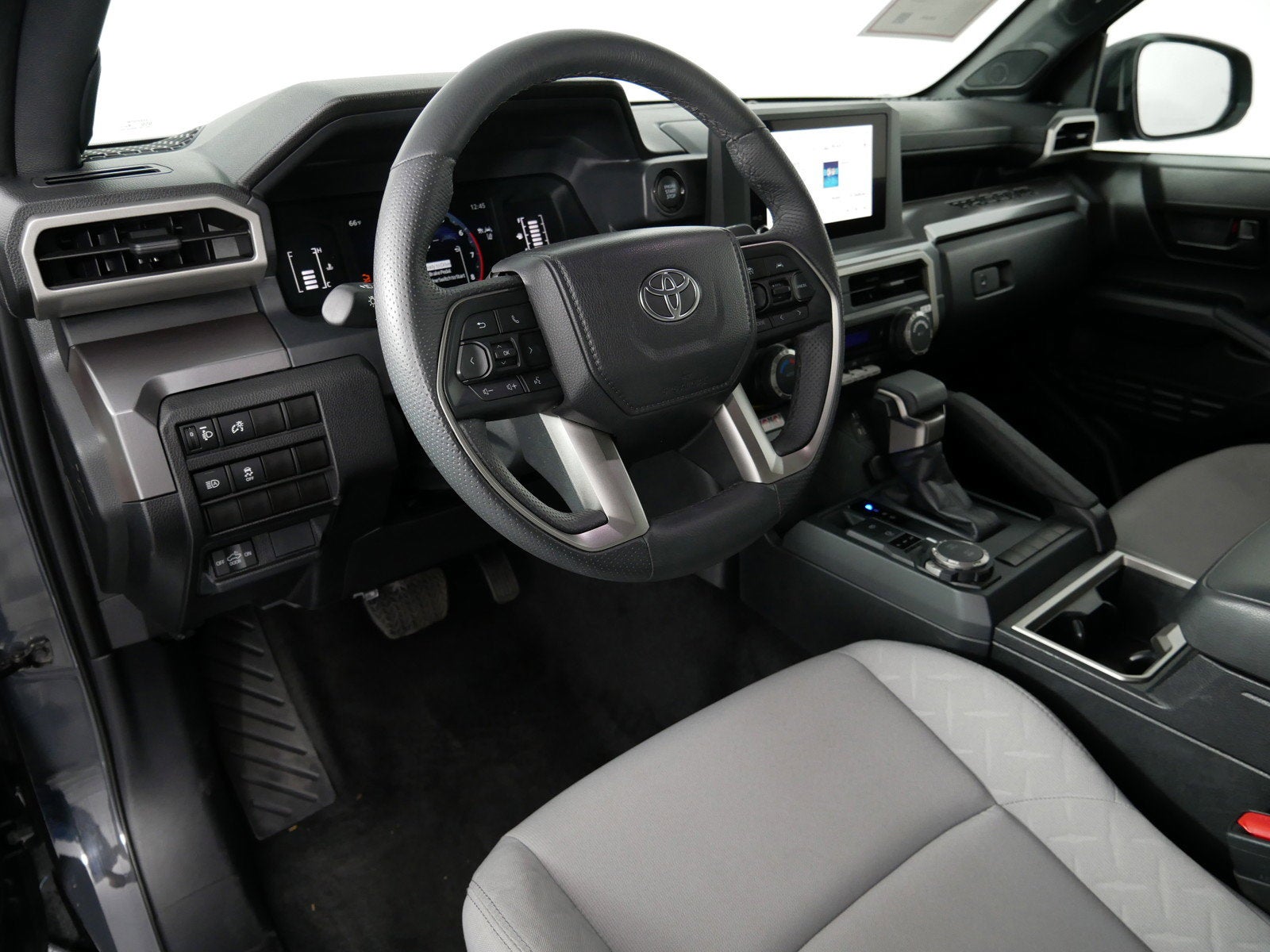 2025 Toyota Tacoma SR5 4WD *1-OWNER*