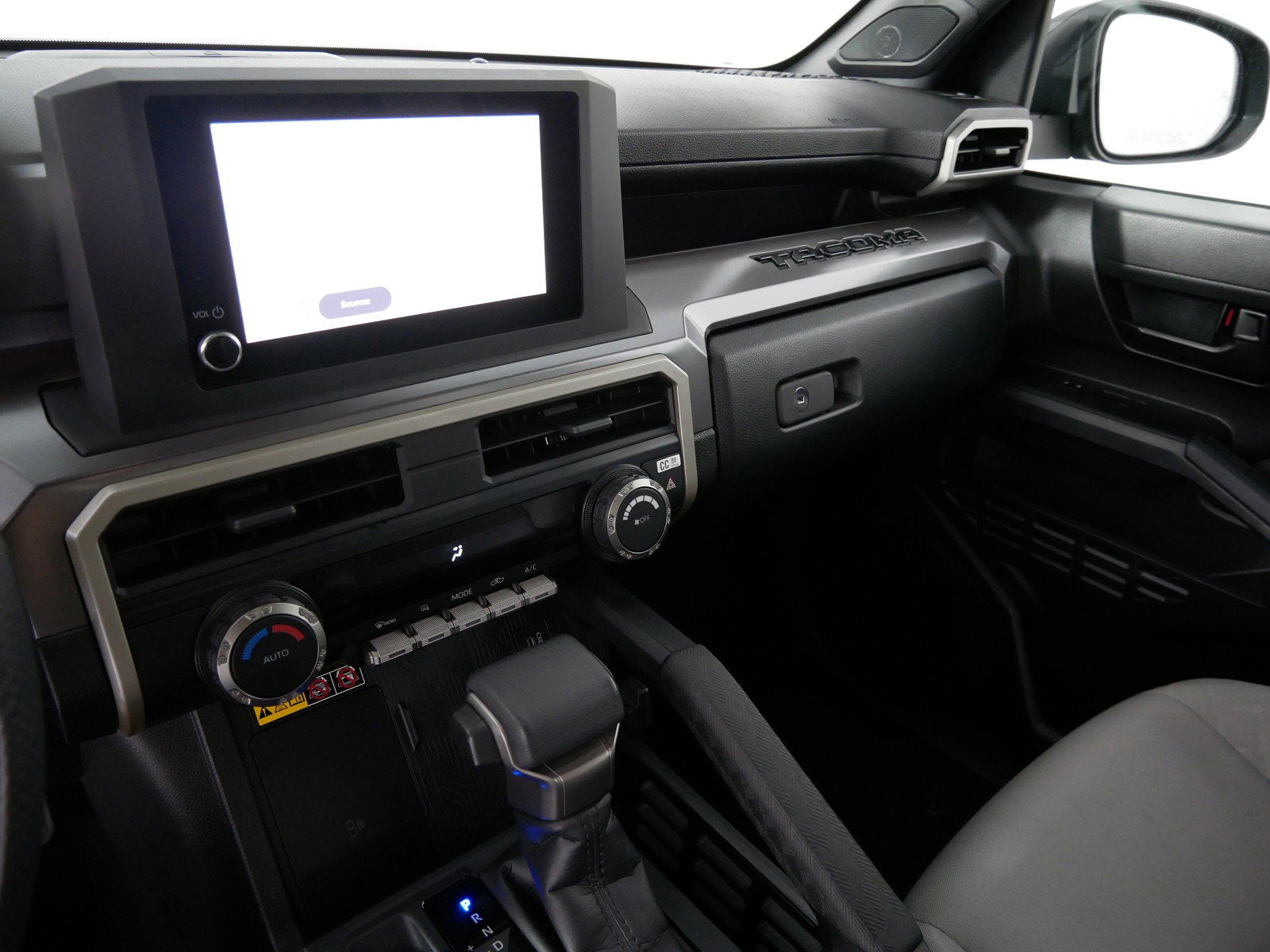 2025 Toyota Tacoma SR5 4WD *1-OWNER*