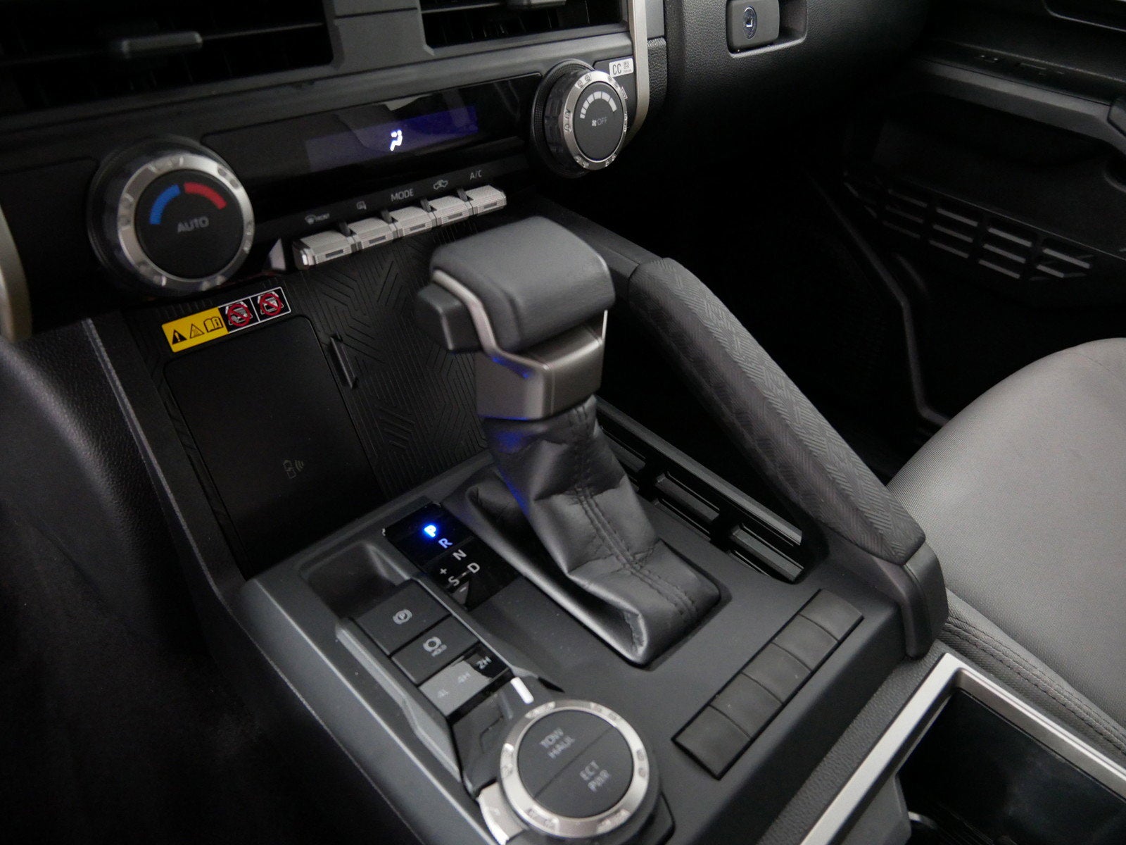 2025 Toyota Tacoma SR5 4WD *1-OWNER*