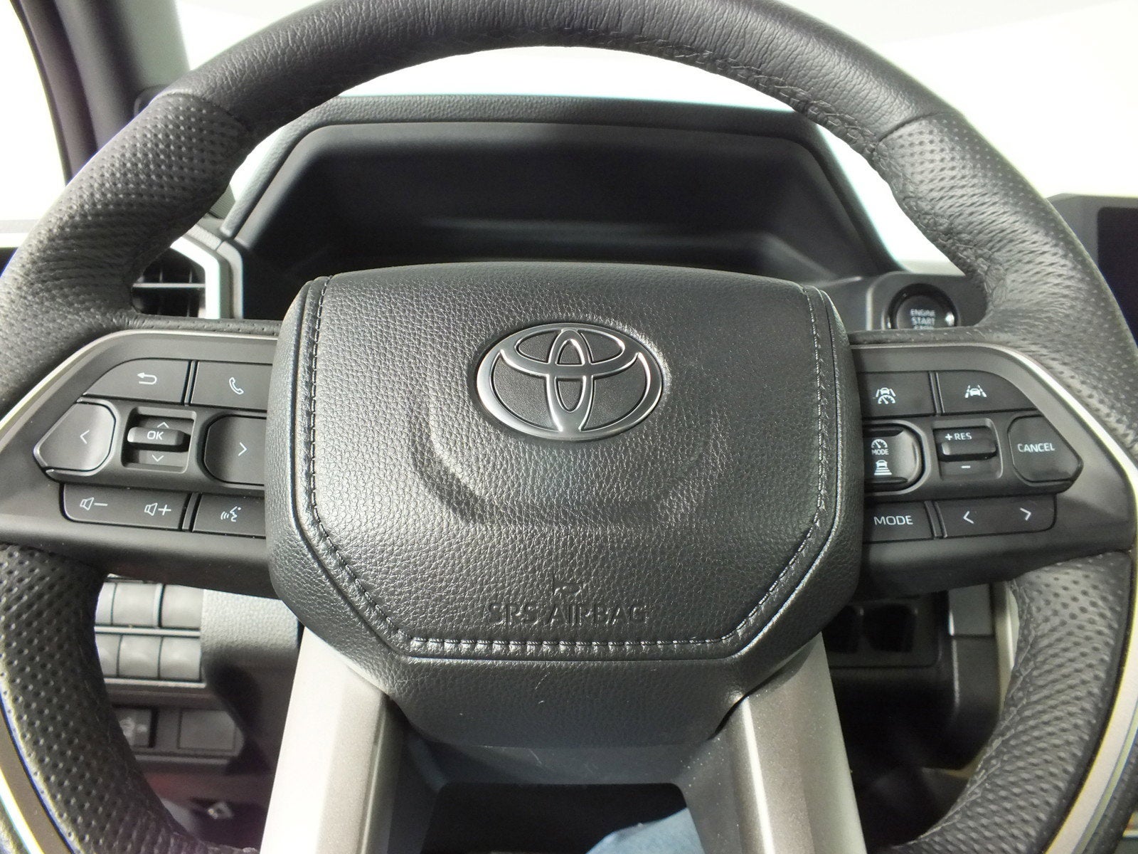 2025 Toyota Tacoma SR5 4WD *1-OWNER*