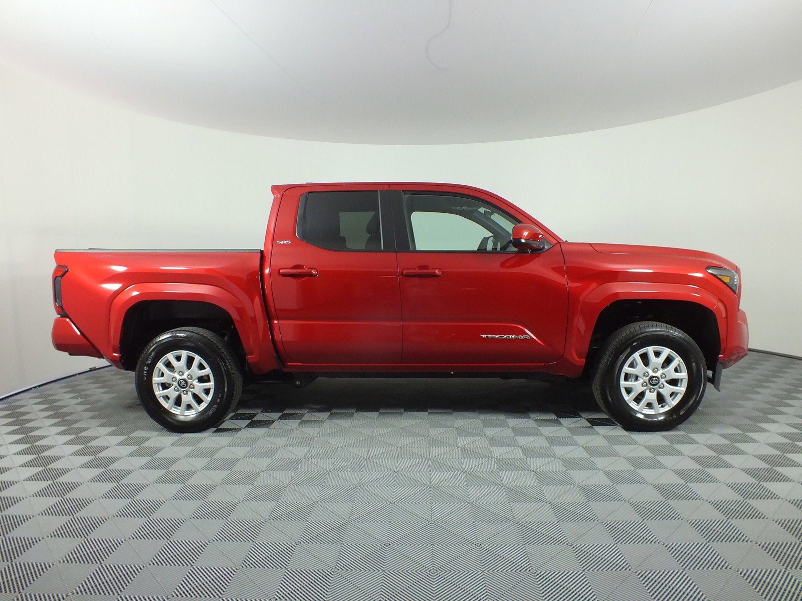 2025 Toyota Tacoma SR5 4WD *1-OWNER*