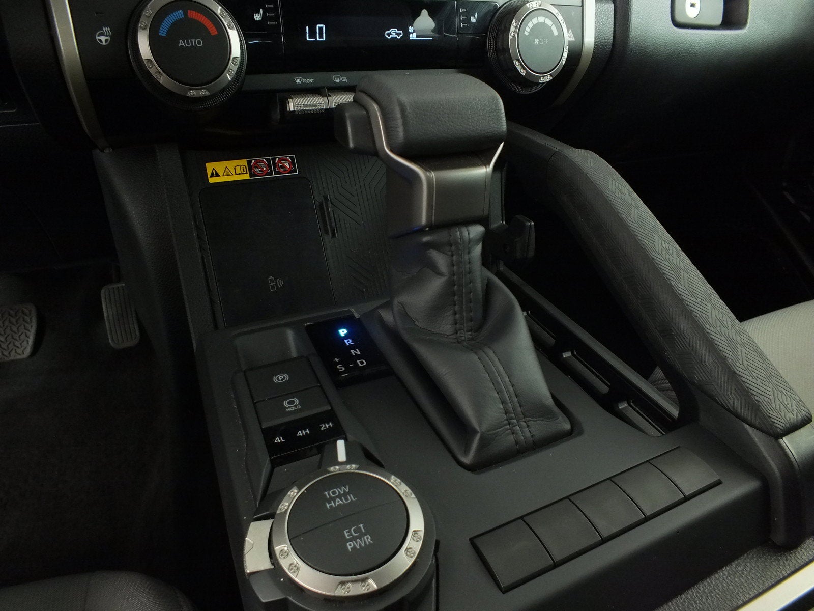 2025 Toyota Tacoma SR5 4WD *1-OWNER*