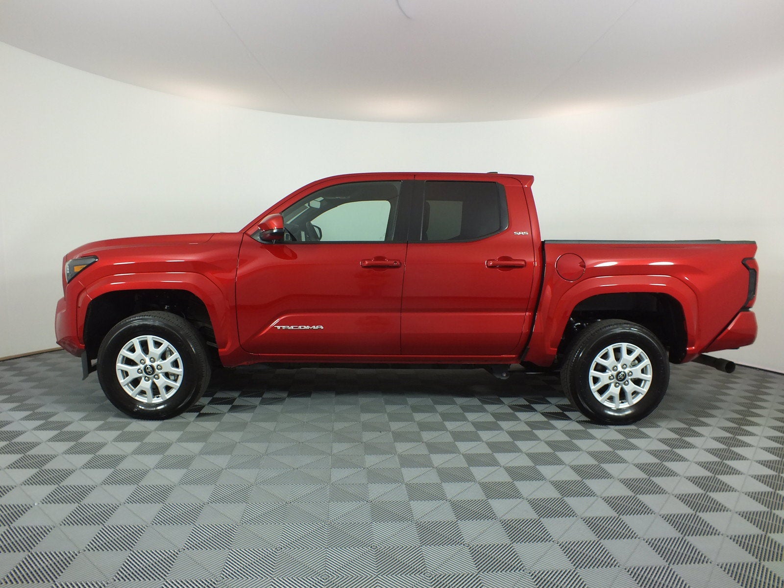 2025 Toyota Tacoma SR5 4WD *1-OWNER*