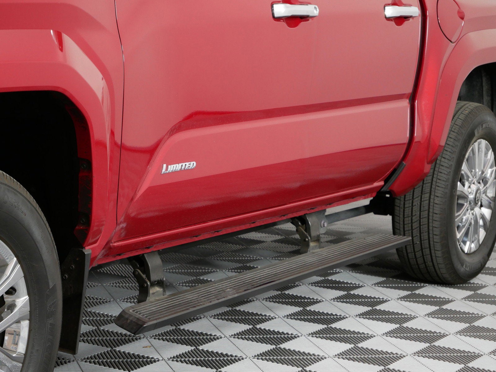 2025 Toyota Tacoma Limited 4WD *1-OWNER*