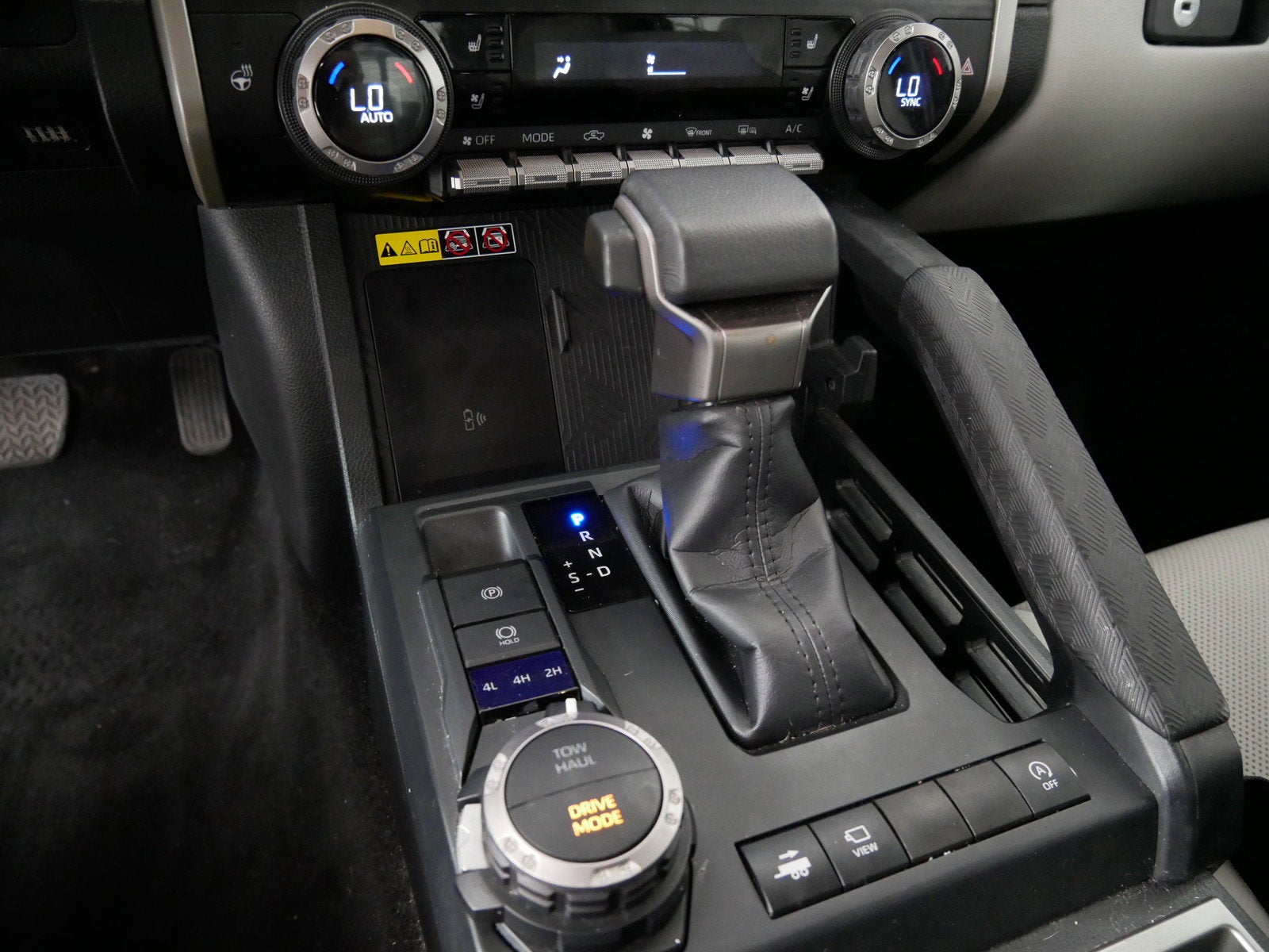 2025 Toyota Tacoma Limited 4WD *1-OWNER*