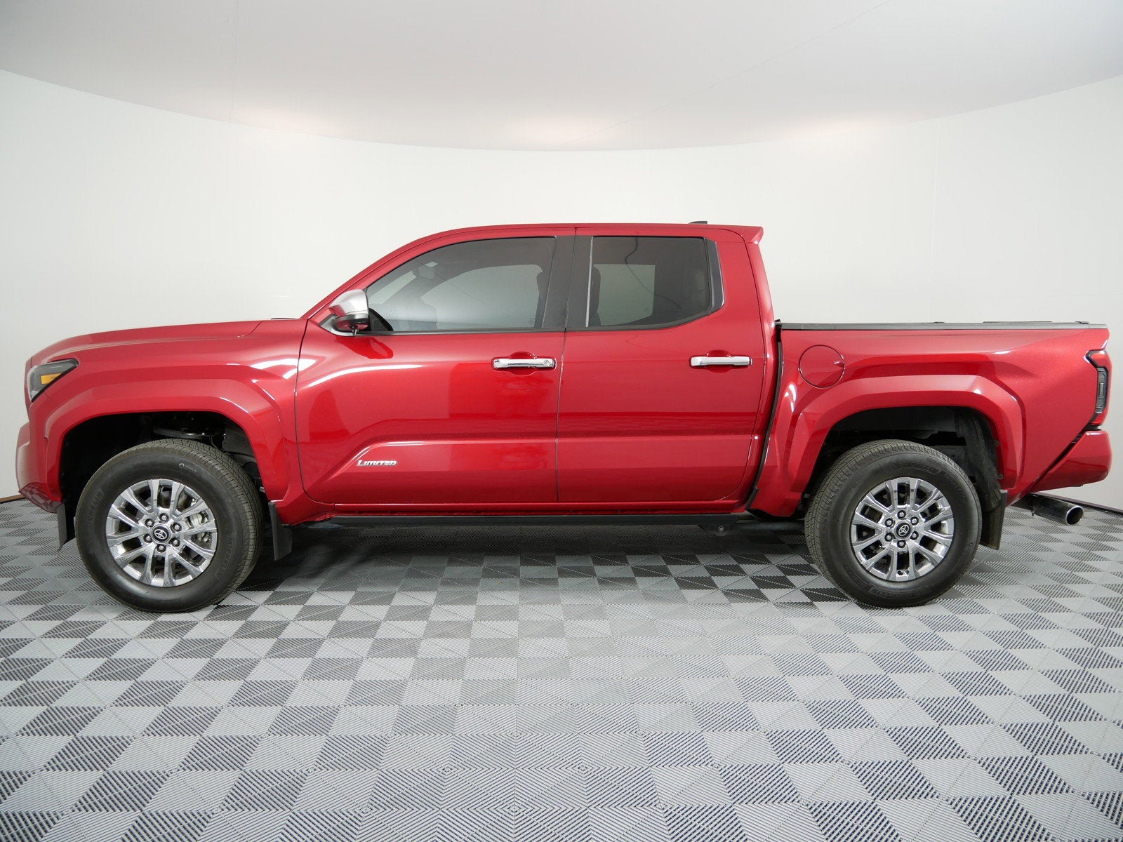 2025 Toyota Tacoma Limited 4WD *1-OWNER*