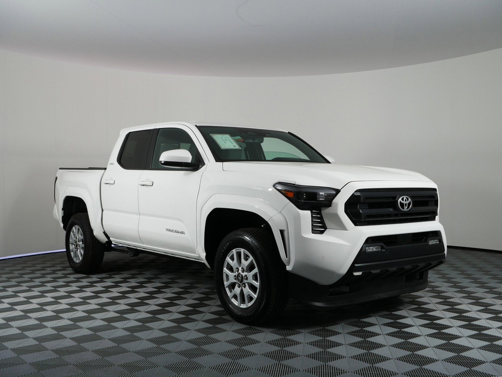 2025 Toyota Tacoma SR5 4WD *1-OWNER! UNDER 10K MILES*
